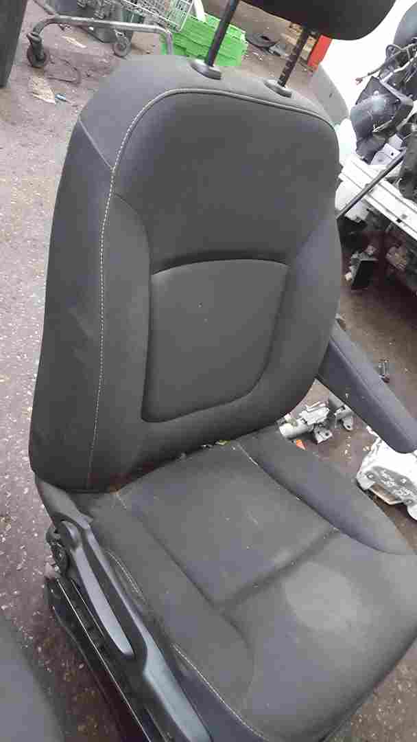Thumb 5 Renault Trafic MK3 2014-2018 Drivers Seat No Rips Black With Arm Rest Vivaro