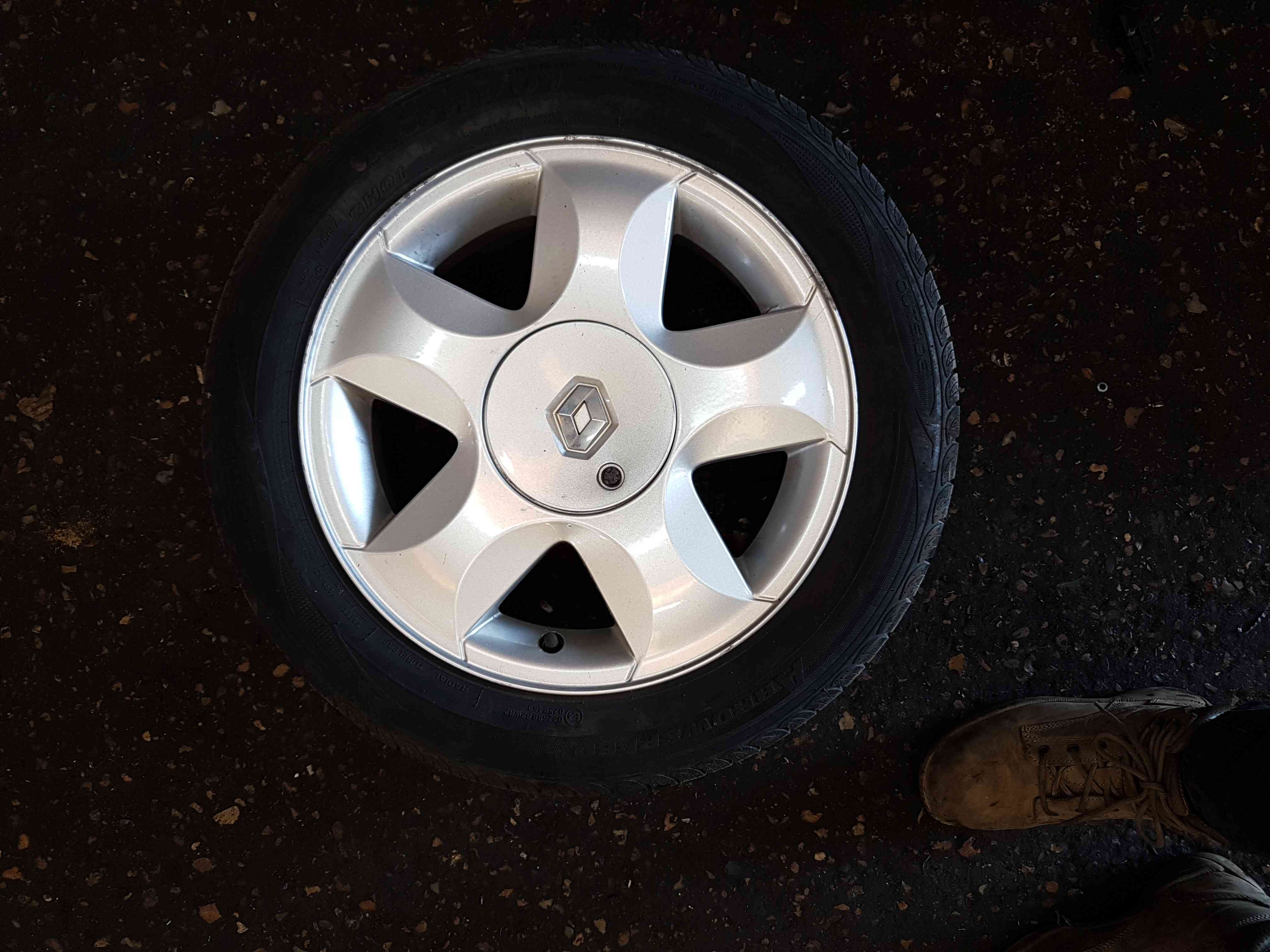 Thumb 2 Renault Twingo  2007-2011 Alloy Wheel 15Inch 185 55 15 4/5