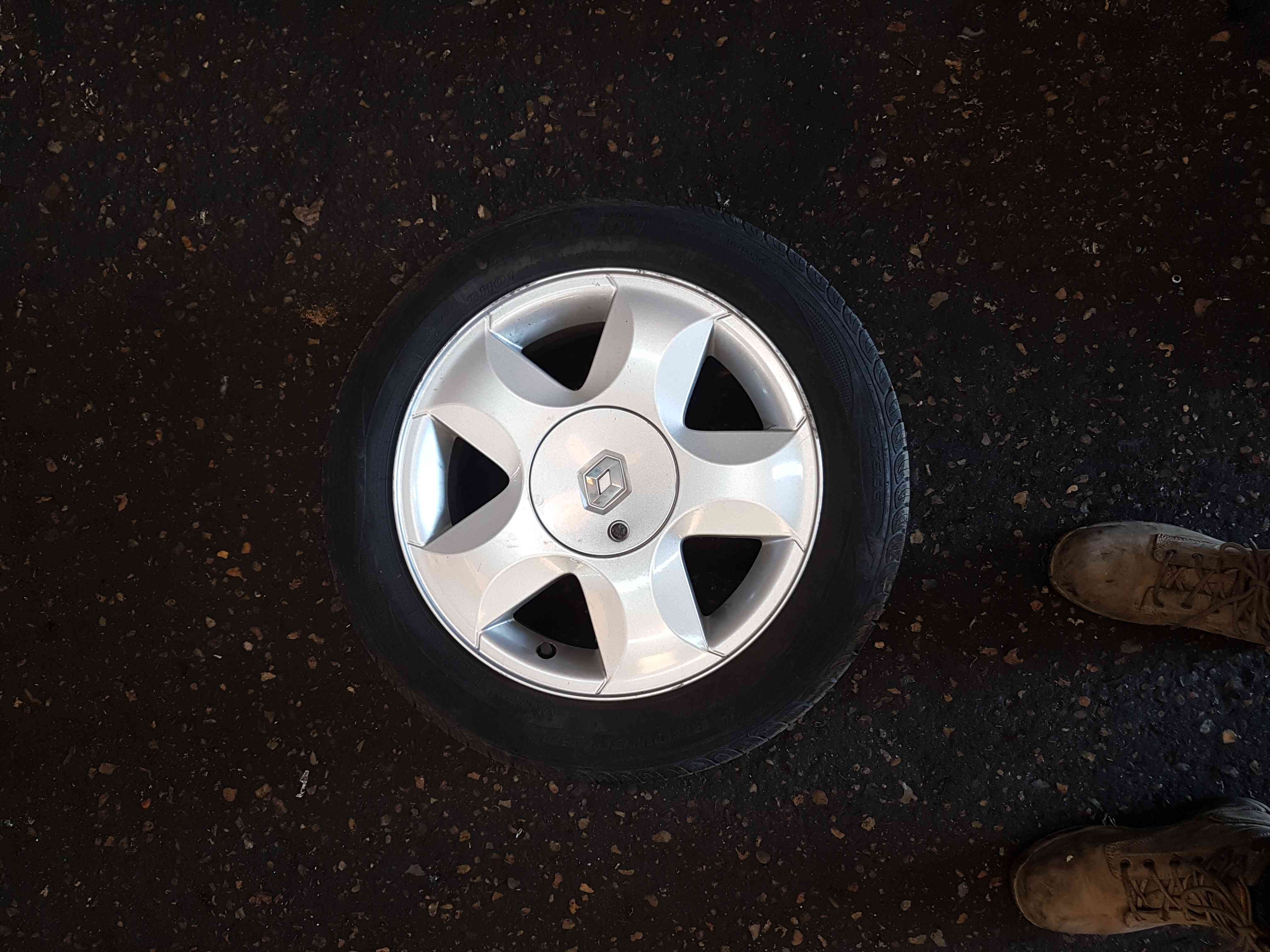 Thumb 9 Renault Twingo  2007-2011 Alloy Wheel 15Inch 185 55 15 4/5