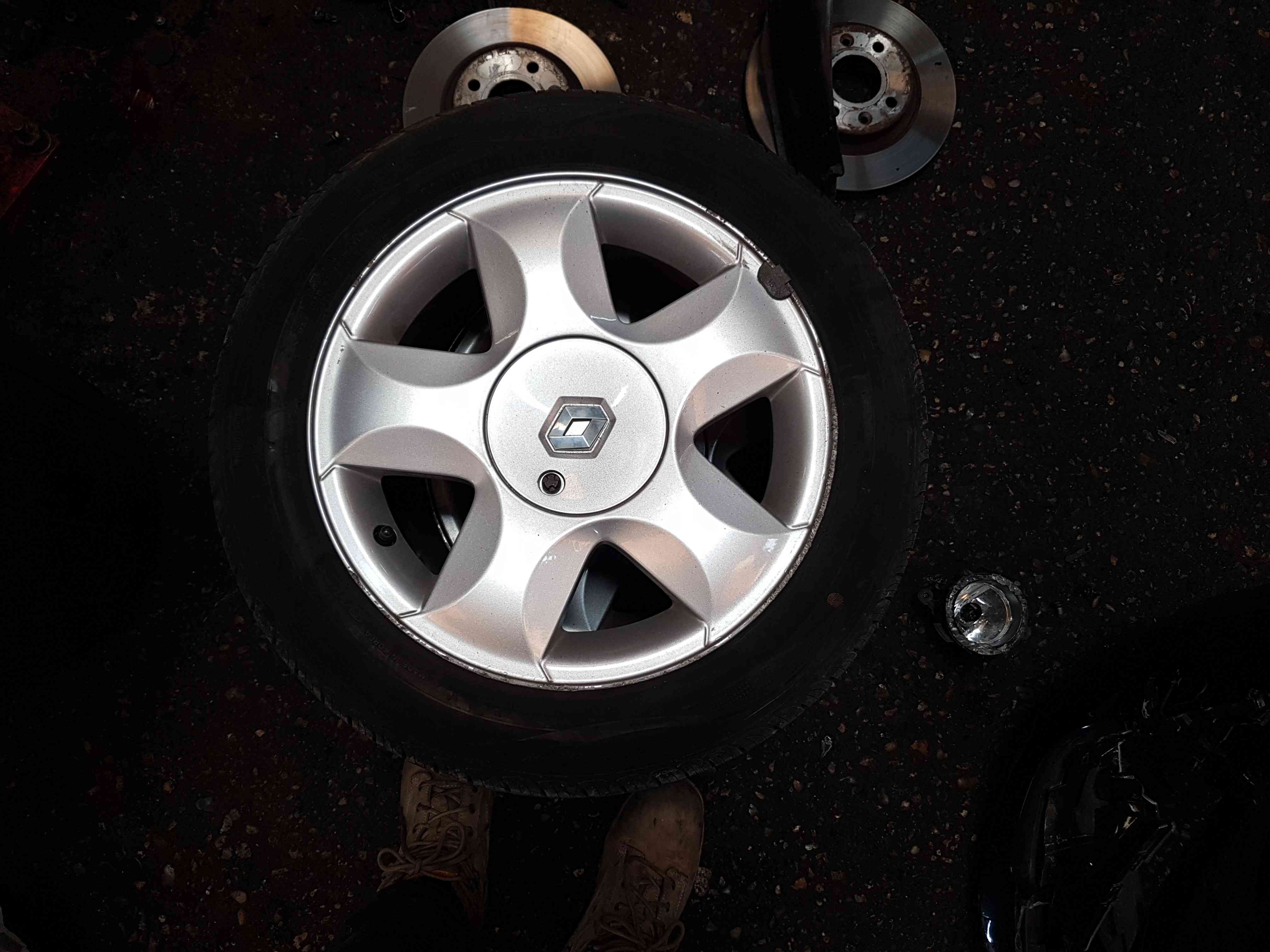 Thumb 2 Renault Twingo 2007-2011 Alloy Wheel + Tyre 185 55 15 6Mm 3/5 8200449952