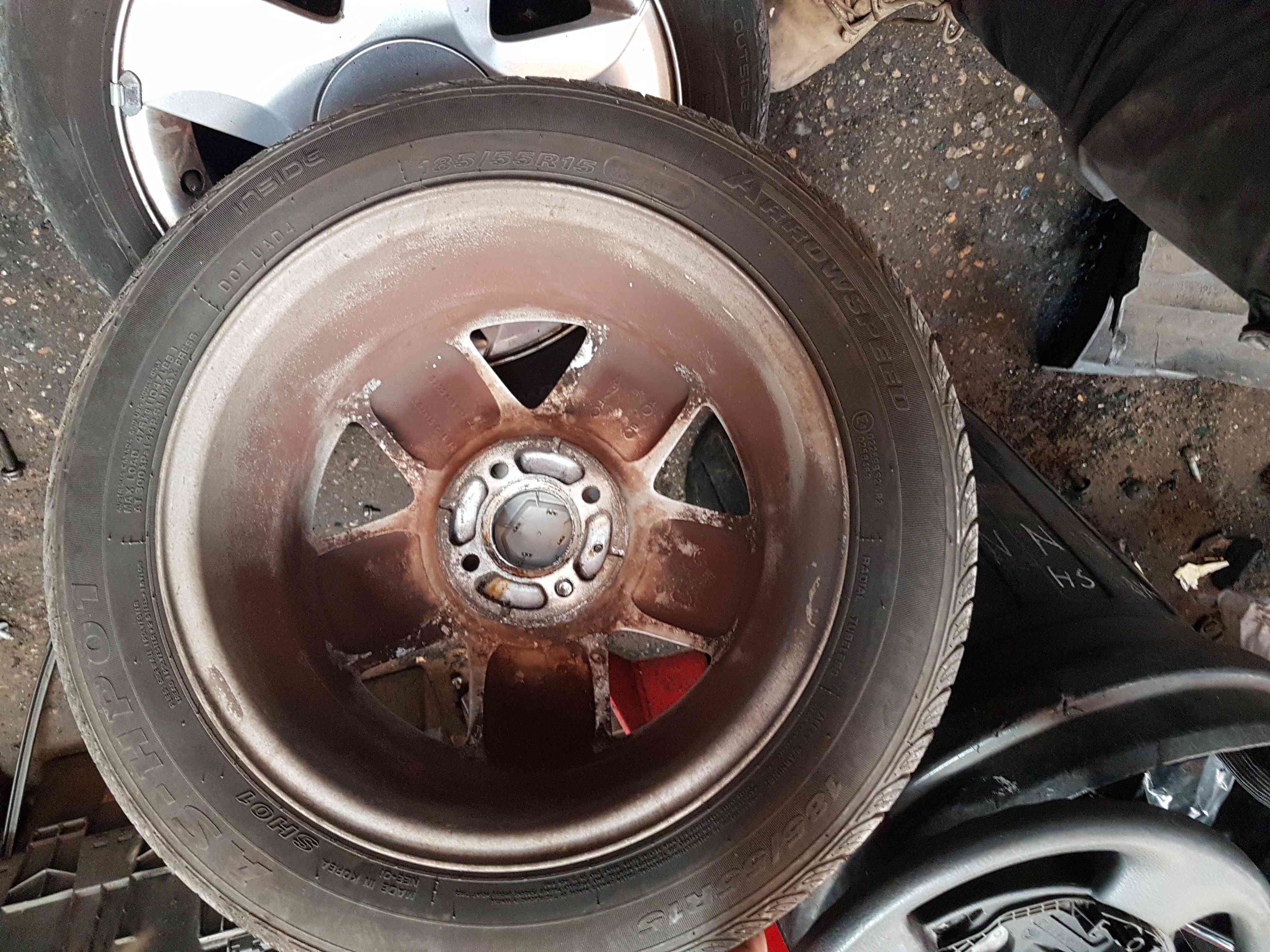 Thumb 3 Renault Twingo 2007-2011 Alloy Wheel + Tyre 185 55 15 6Mm 3/5 8200449952