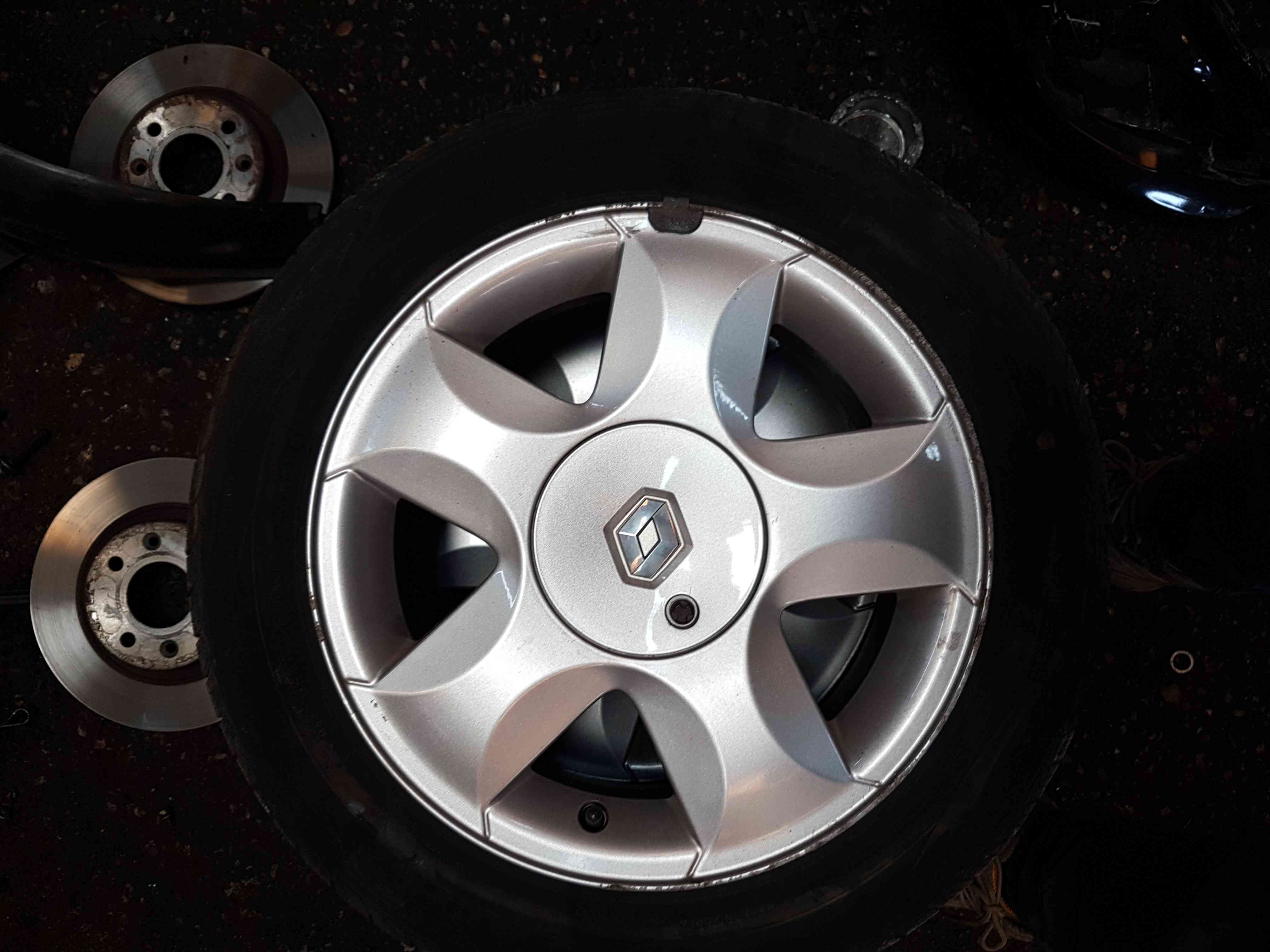 Thumb 7 Renault Twingo 2007-2011 Alloy Wheel + Tyre 185 55 15 6Mm 3/5 8200449952