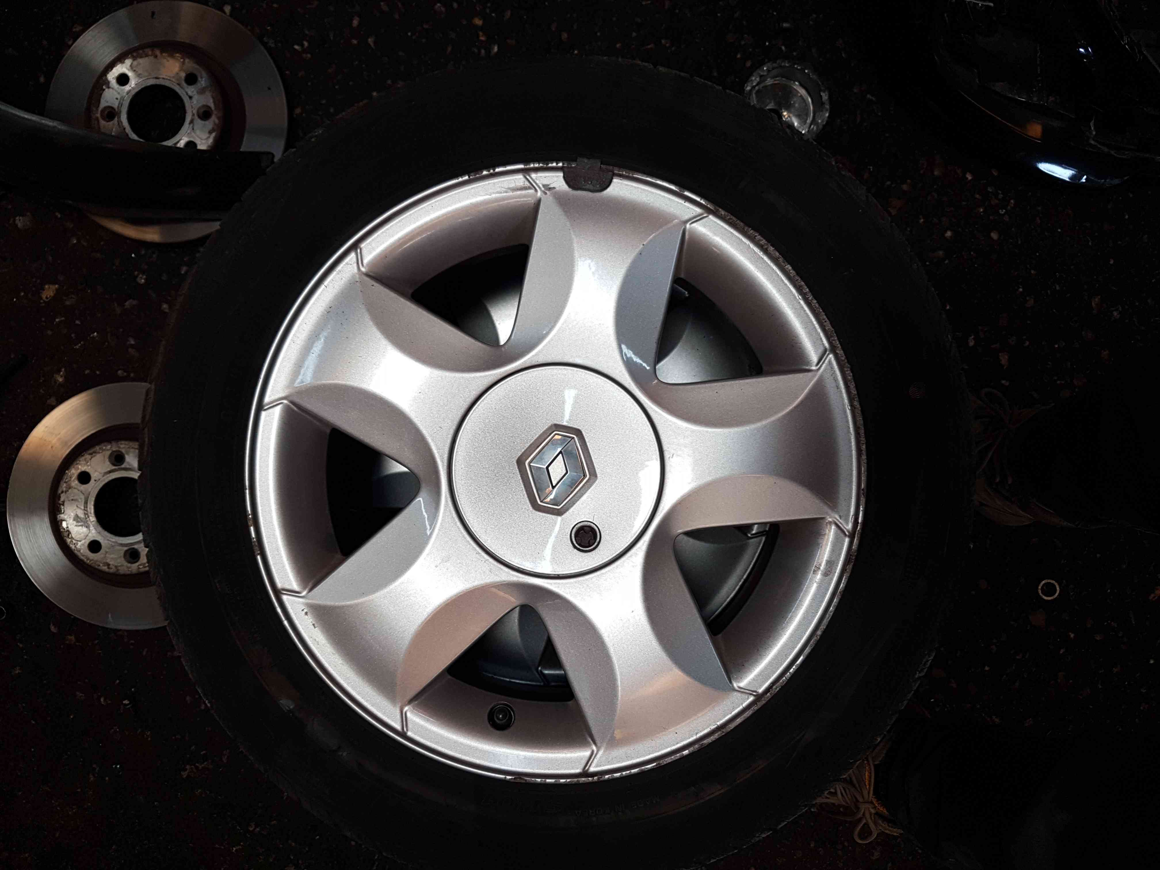 Thumb 8 Renault Twingo 2007-2011 Alloy Wheel + Tyre 185 55 15 6Mm 3/5 8200449952