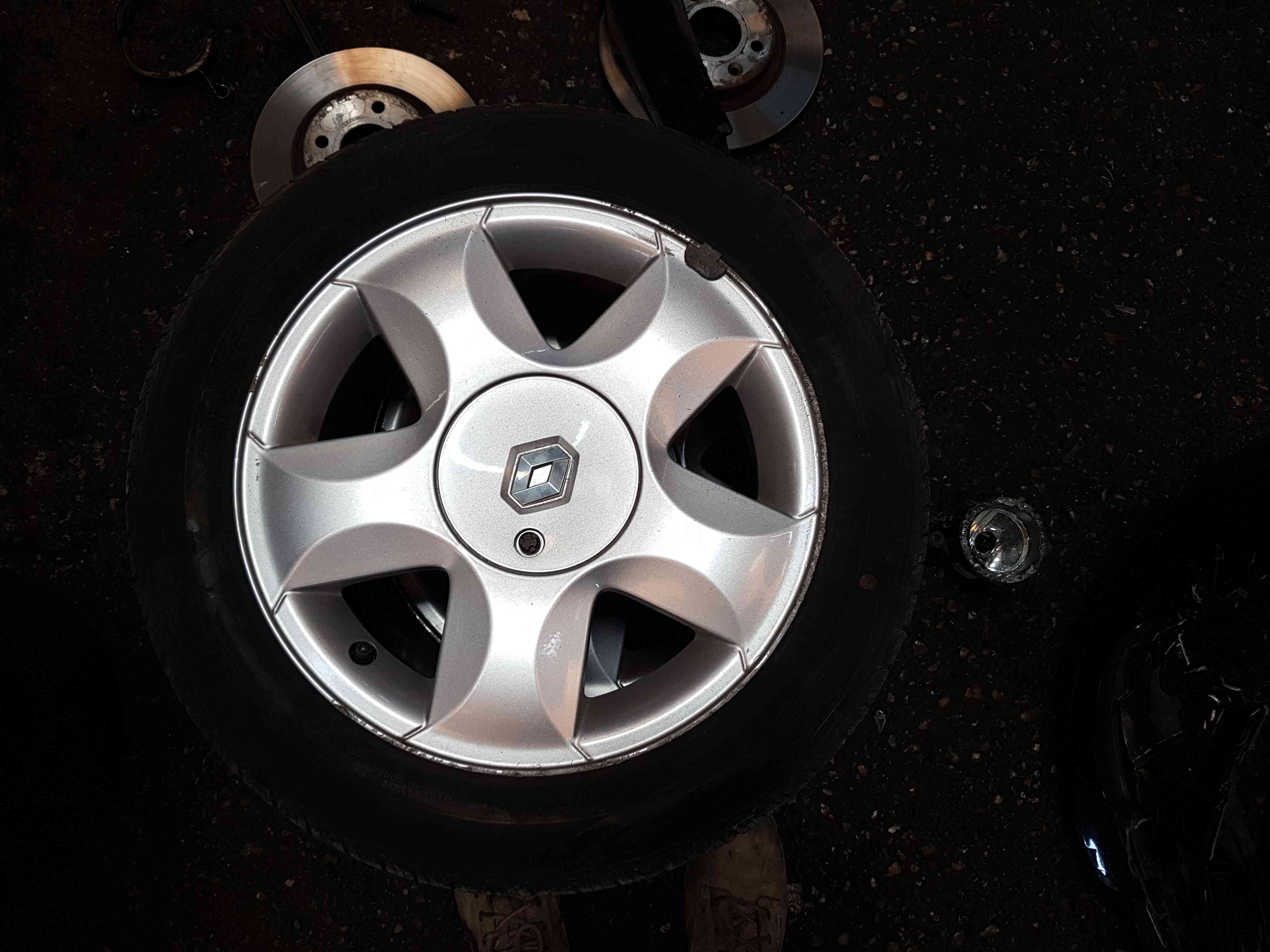 Renault Twingo 2007-2011 Alloy Wheel + Tyre 185 55 15 6Mm 3/5 8200449952