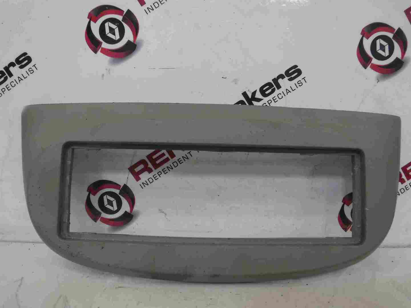 Renault Twingo 2007-2011 Cd Player Surround Trim