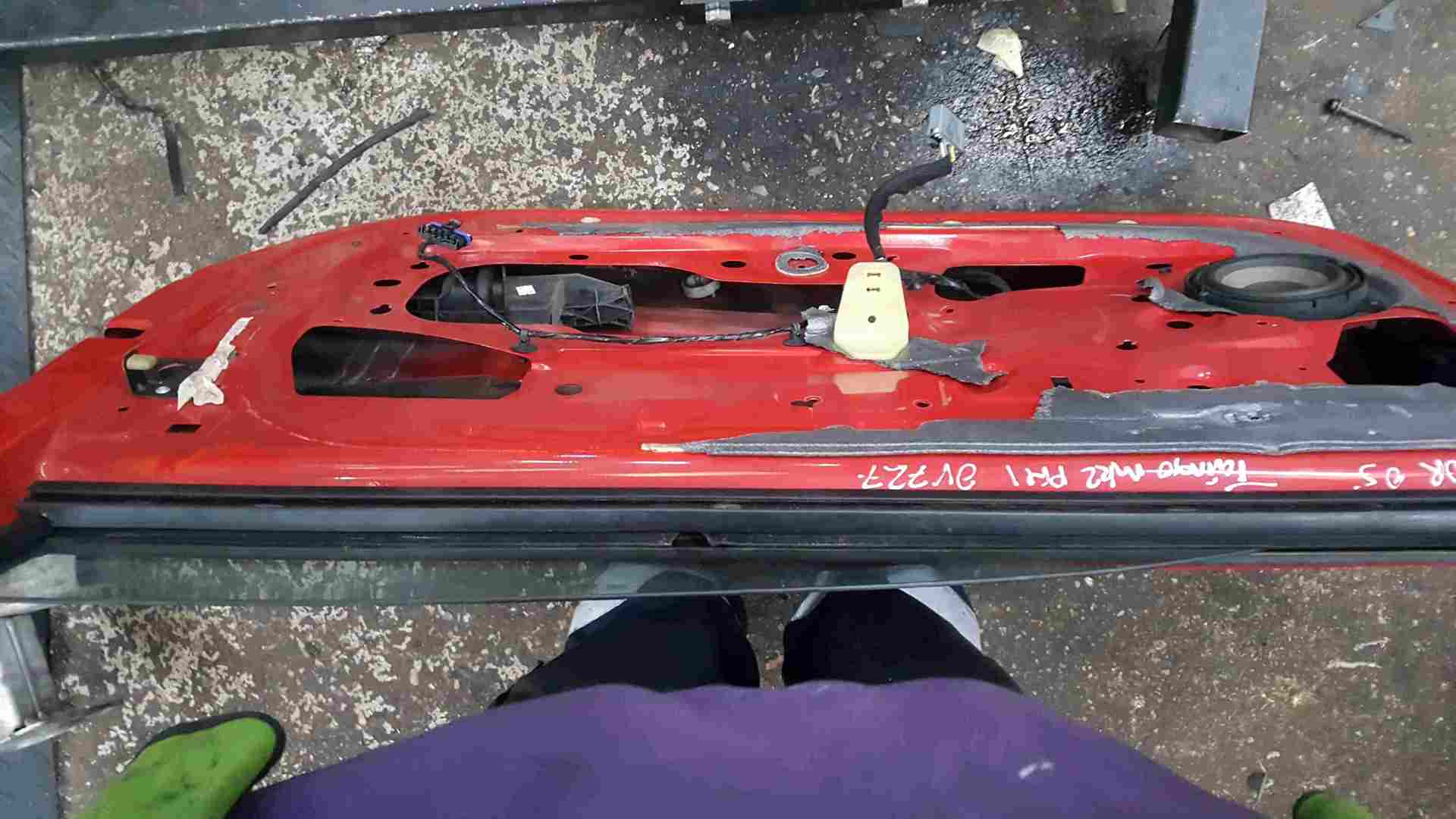Thumb 2 Renault Twingo 2007-2011 Drivers OSF Front Door Red OV727