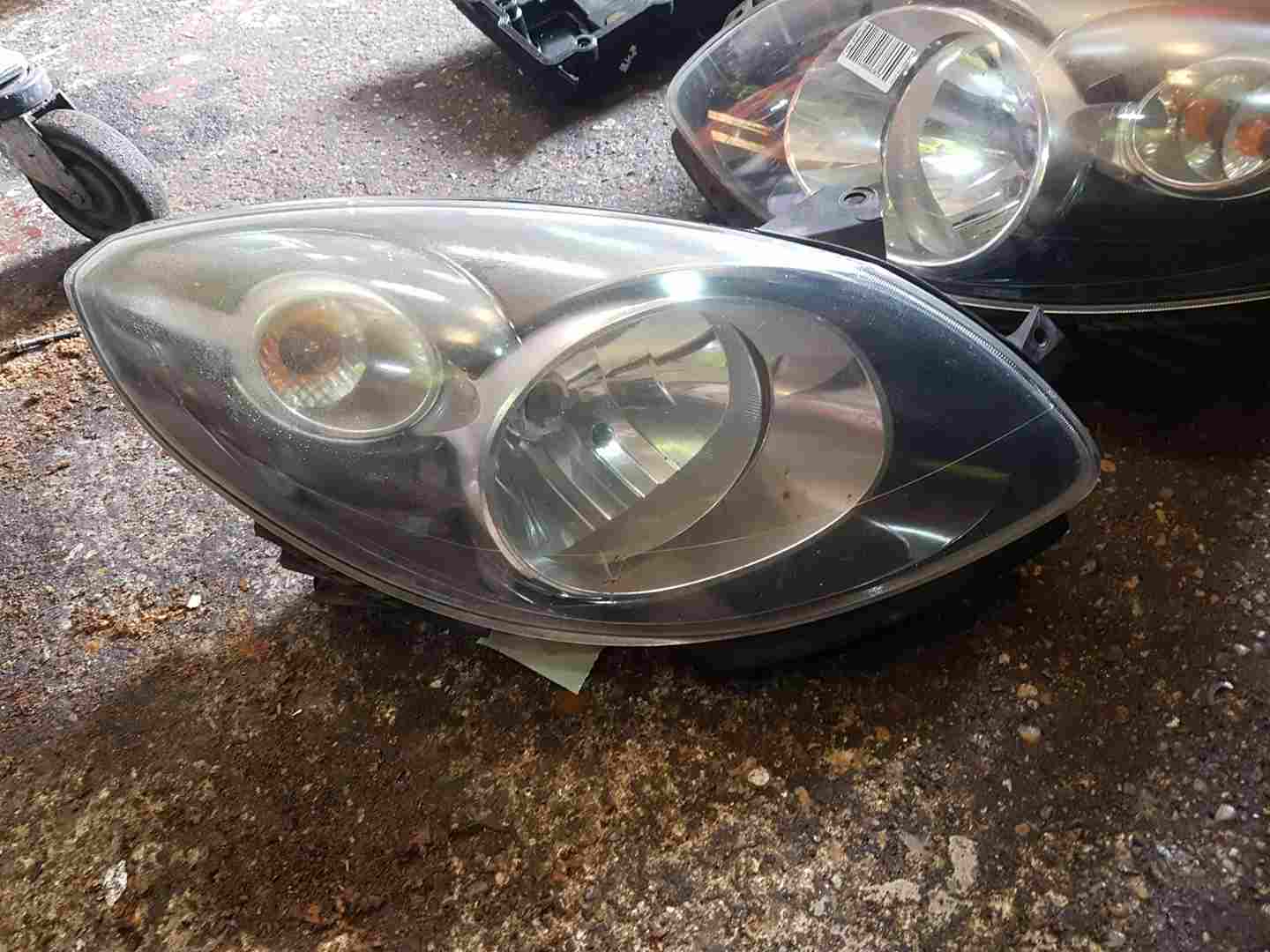 Thumb 2 Renault Twingo 2007-2011 Drivers OSF Front Headlight Lens