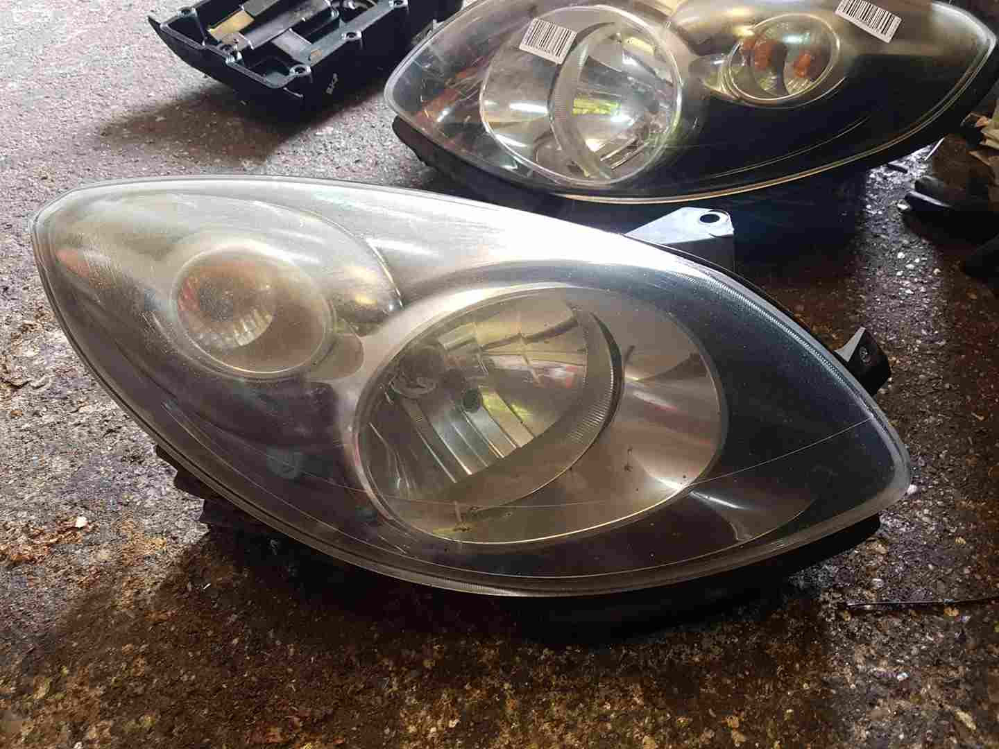 Thumb 9 Renault Twingo 2007-2011 Drivers OSF Front Headlight Lens
