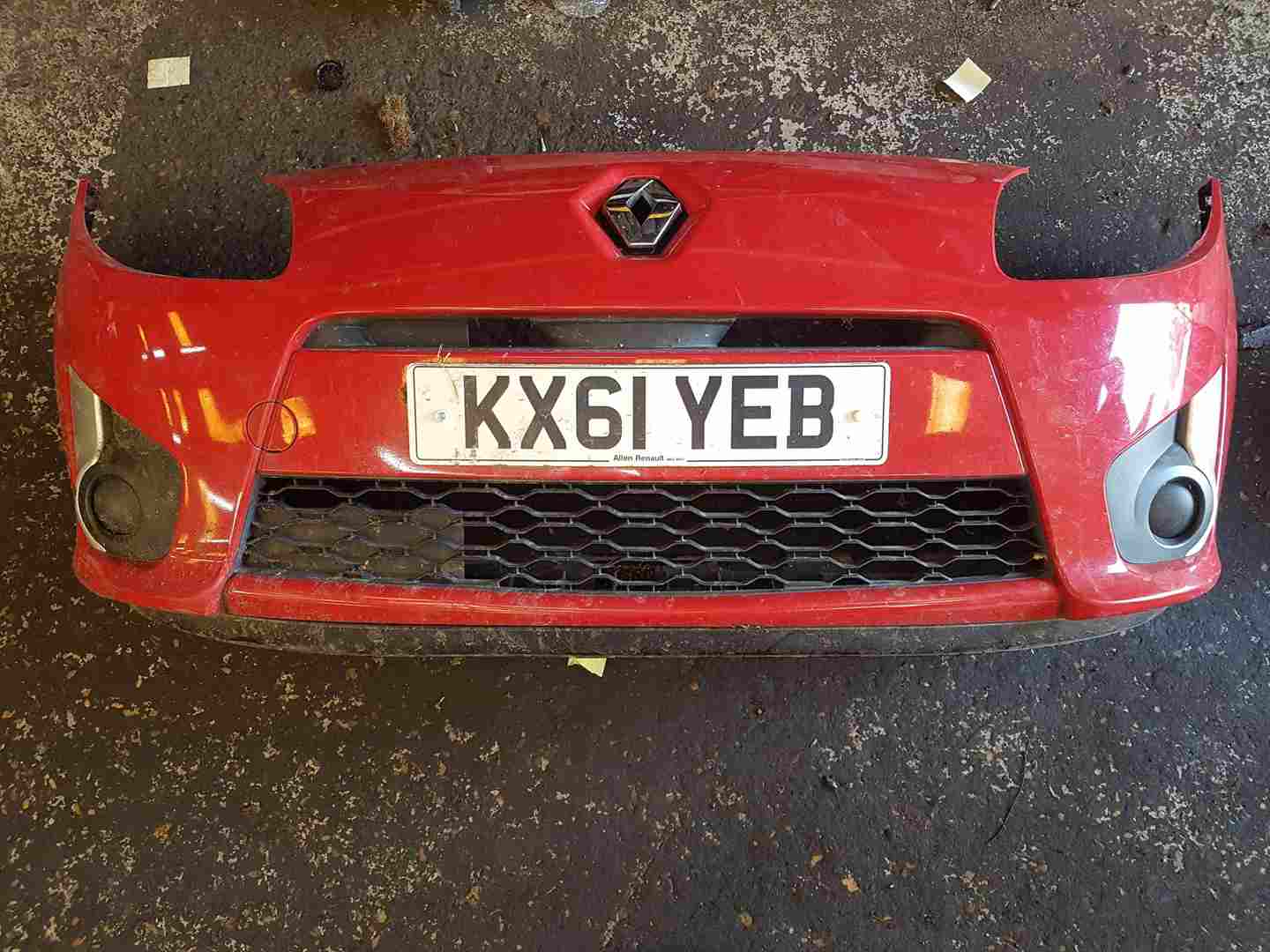 Renault Twingo 2007-2011 Front Bumper RED Ov727