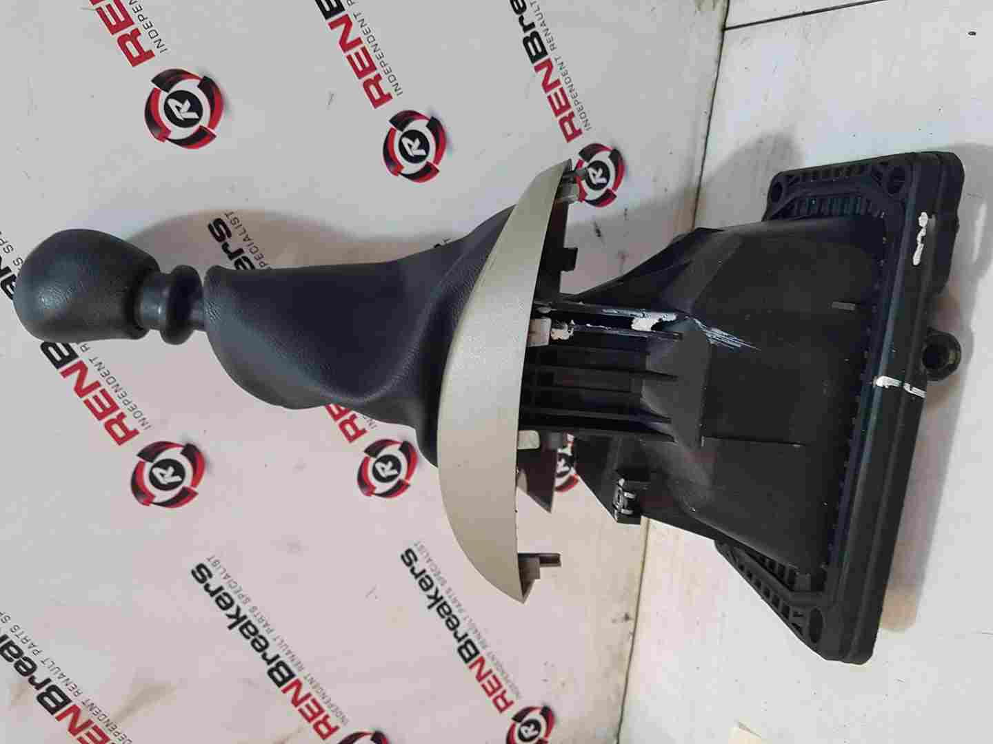Renault Twingo 2007-2011 Gearstick Shifter Mechanism 8200550461