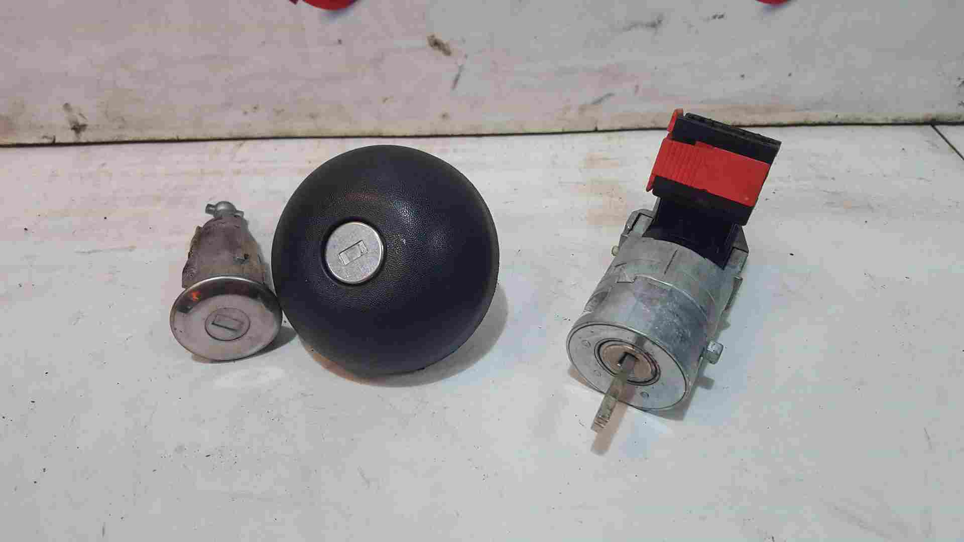 Renault Twingo 2007-2011 Ignition Barrel + KEY Door Fuel CAP Lock SET 