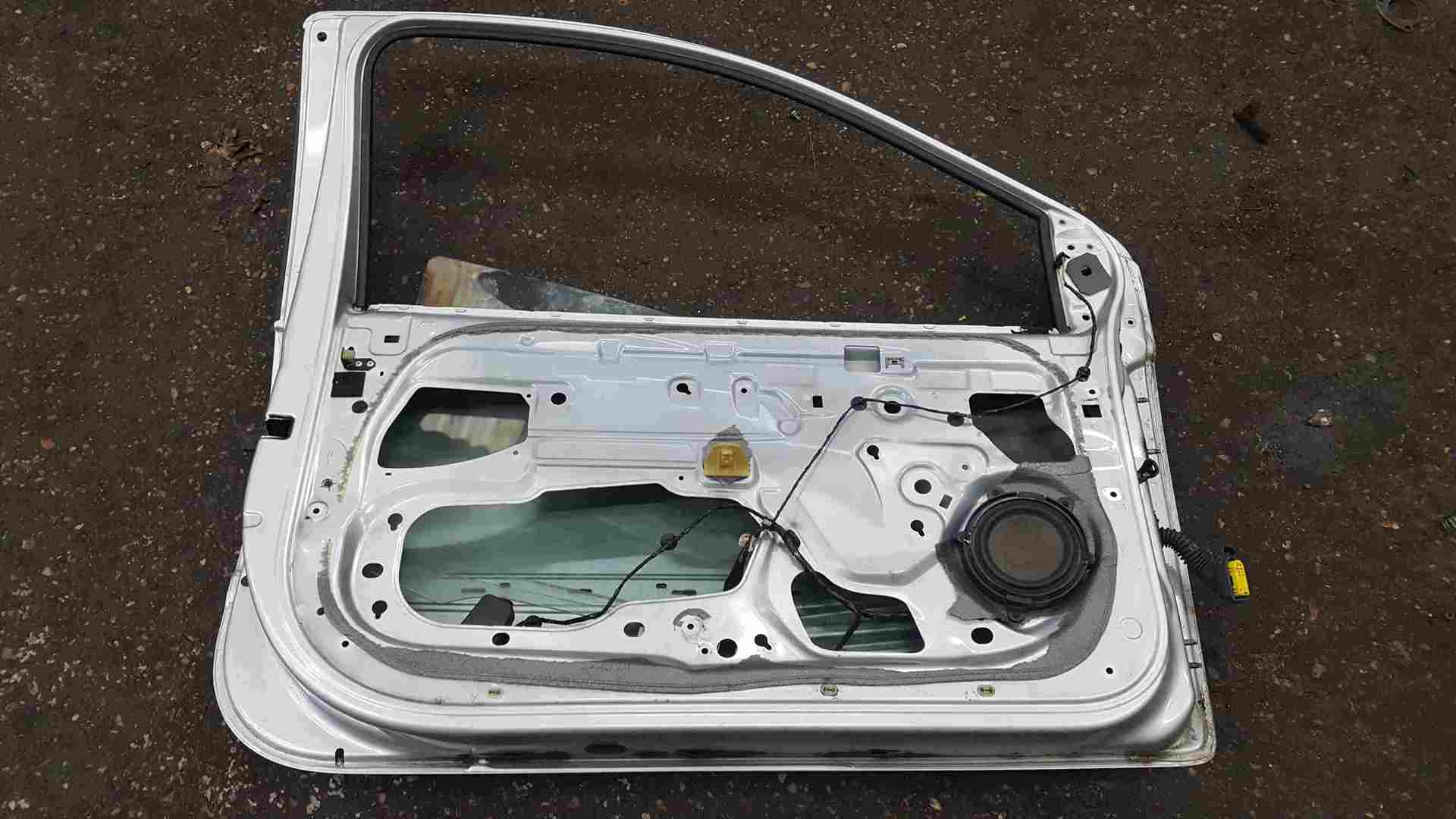 Thumb 2 Renault Twingo 2007-2011 Passenger NSF Front Door Silver TED69 3dr