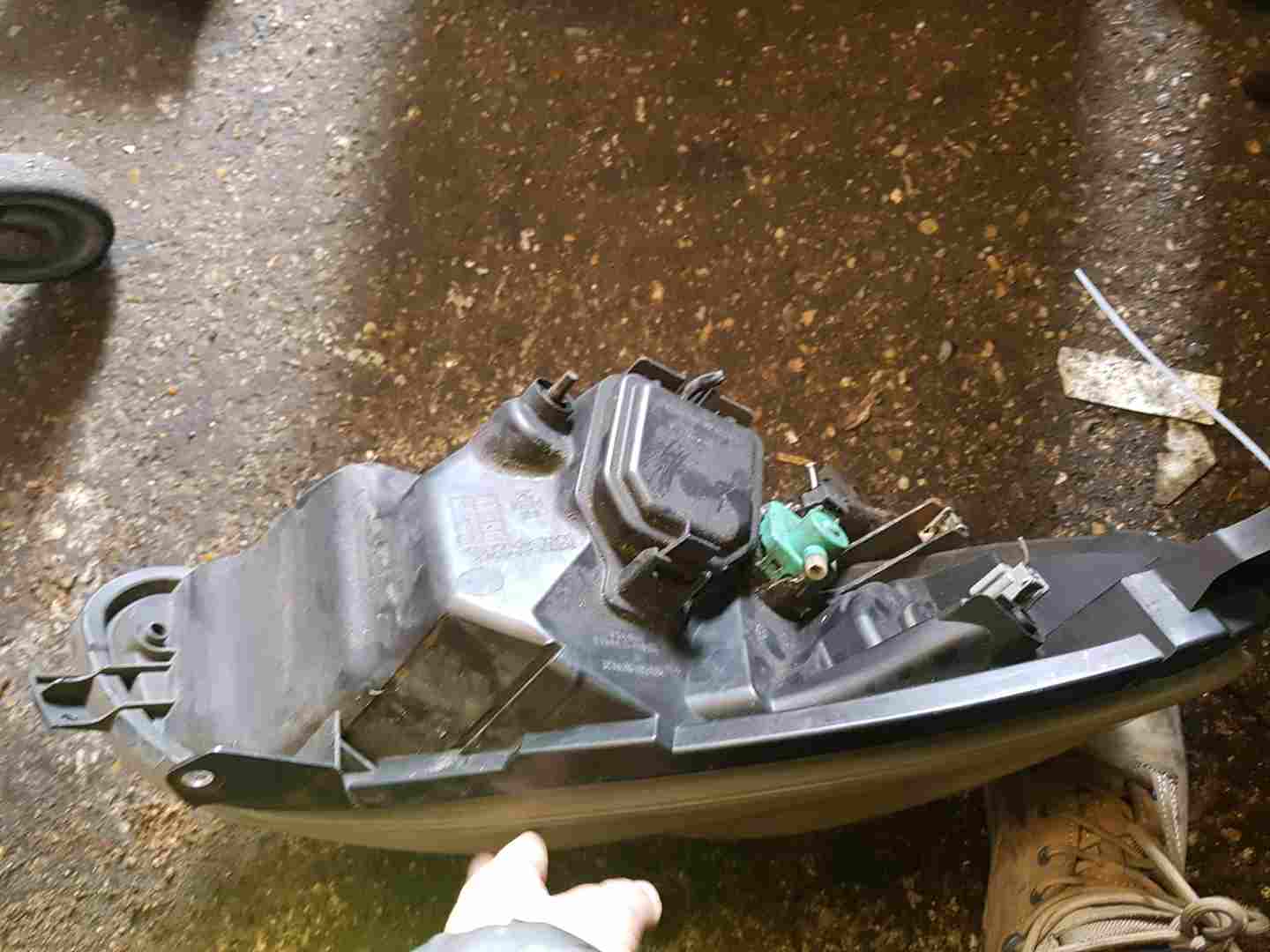 Thumb 7 Renault Twingo 2007-2011 Passenger NSF Front Headlight 8200629487