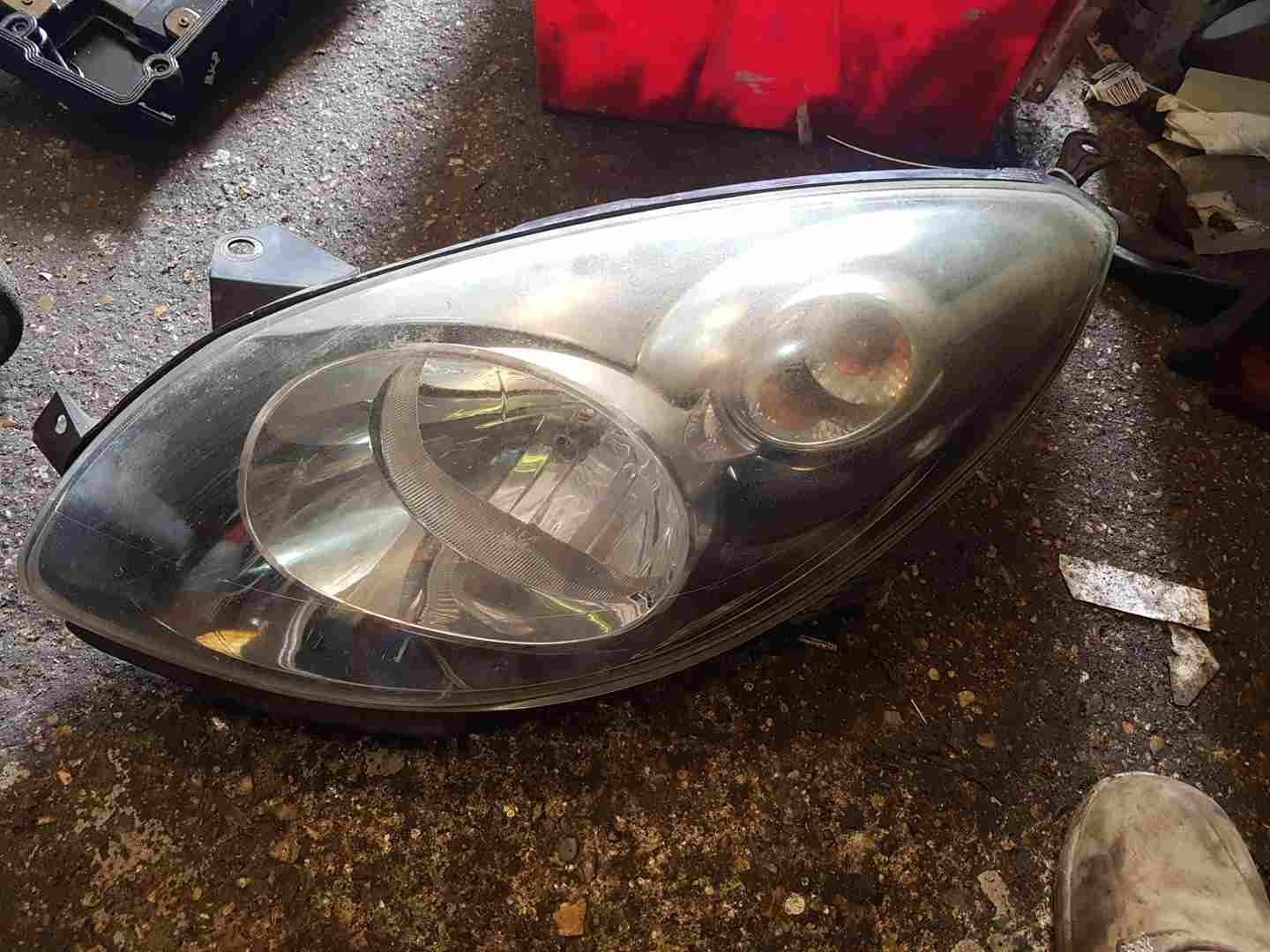 Thumb 8 Renault Twingo 2007-2011 Passenger NSF Front Headlight 8200629487