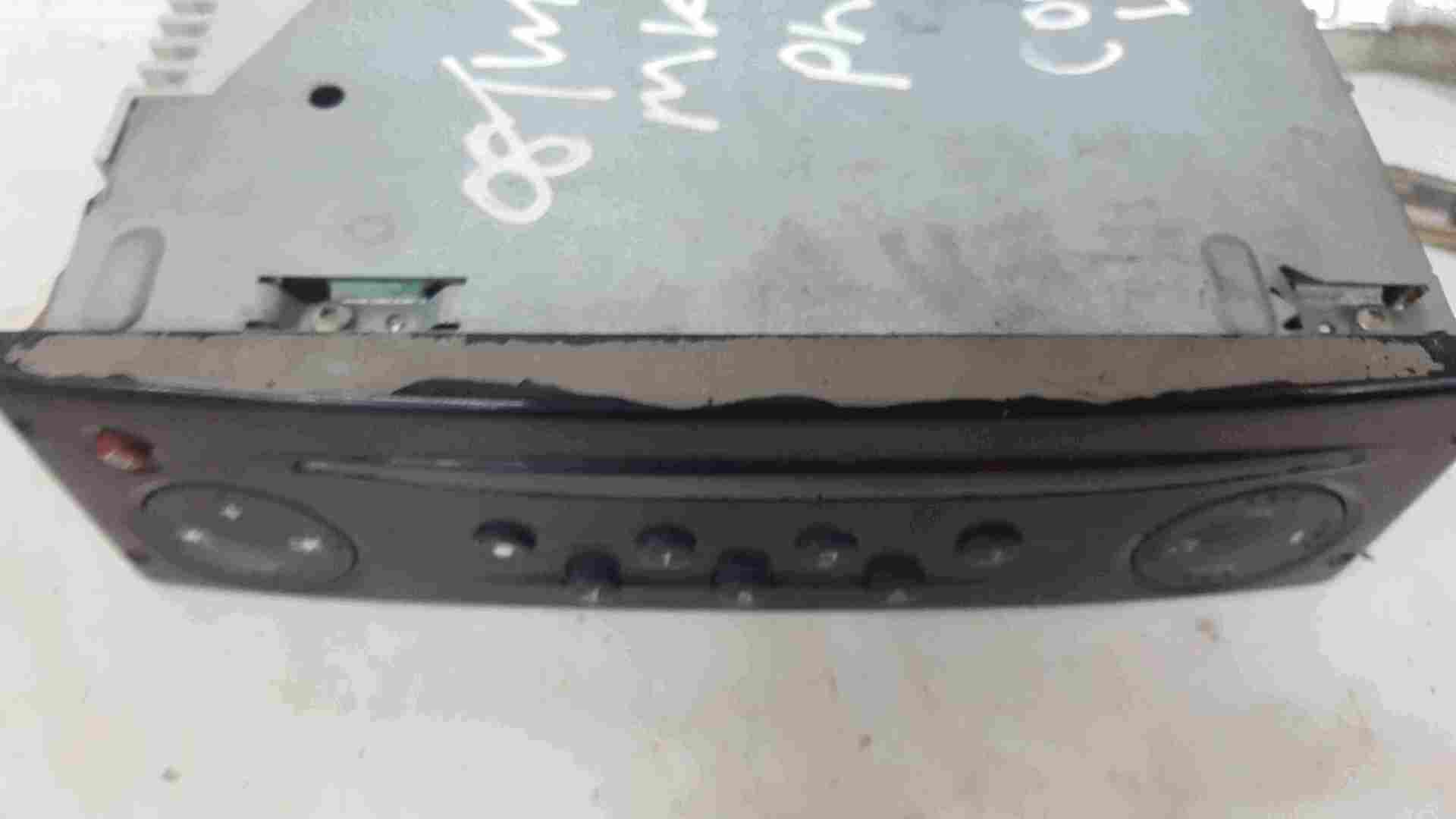 Thumb 2 Renault Twingo 2007-2011 Radio Cd Player Tuner List 8200446233