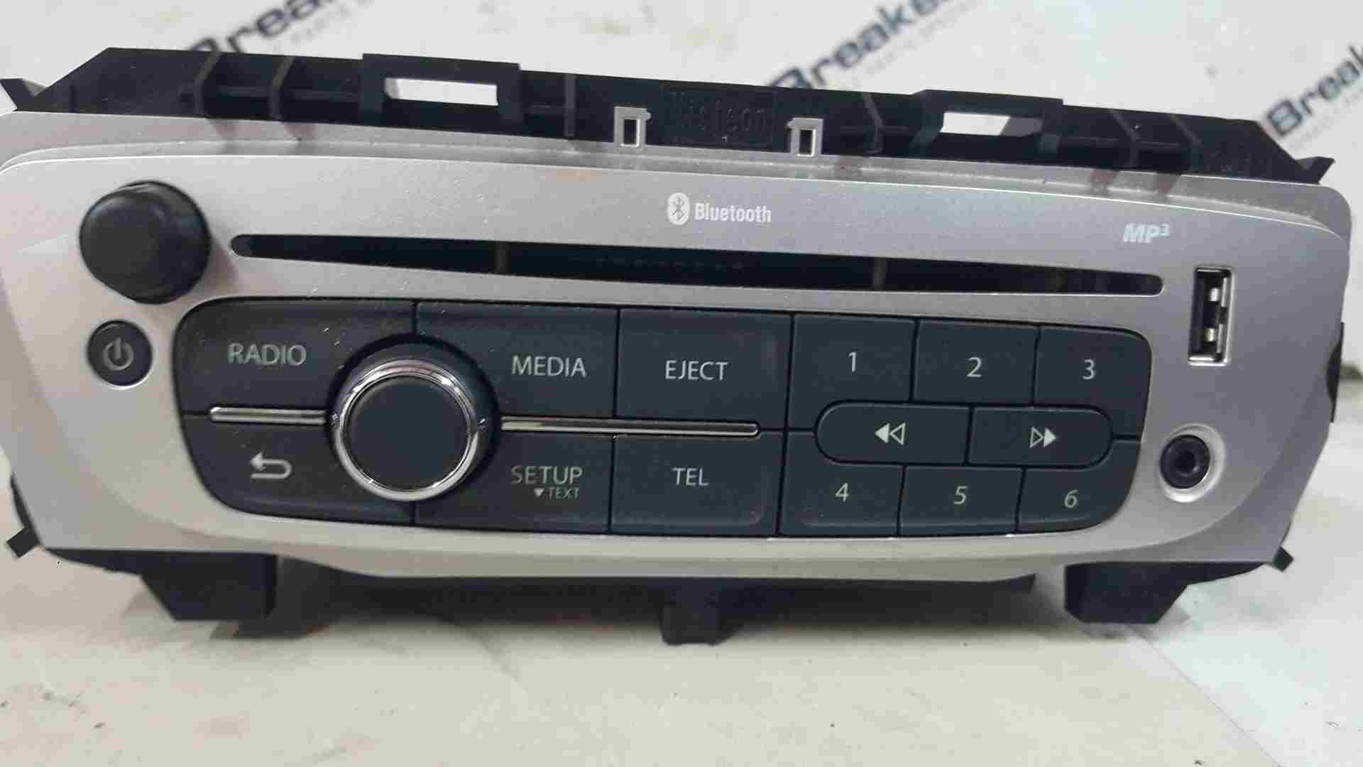 Thumb 2 Renault Twingo 2011-2014 Radio Cd Player USB Aux Unit 281151607R Bluetooth