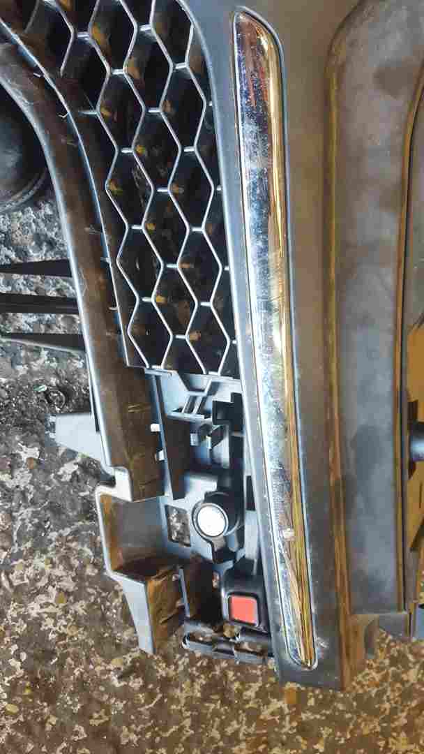 Thumb 3 Renault Twingo 2014-2017 1.0 SCE Front Grill Diamond Grille Complete 658940147R