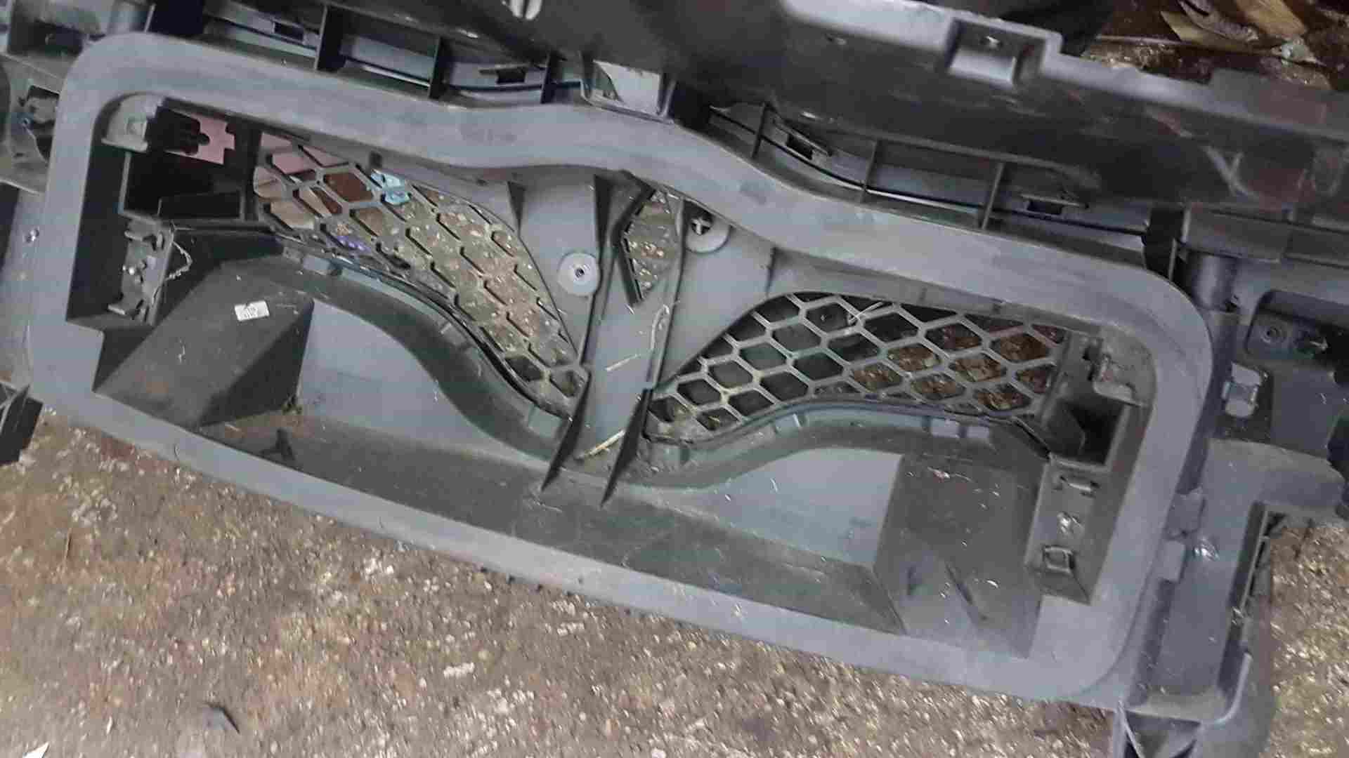 Thumb 5 Renault Twingo 2014-2017 1.0 SCE Front Top Grill Diamond Grille 978184046r