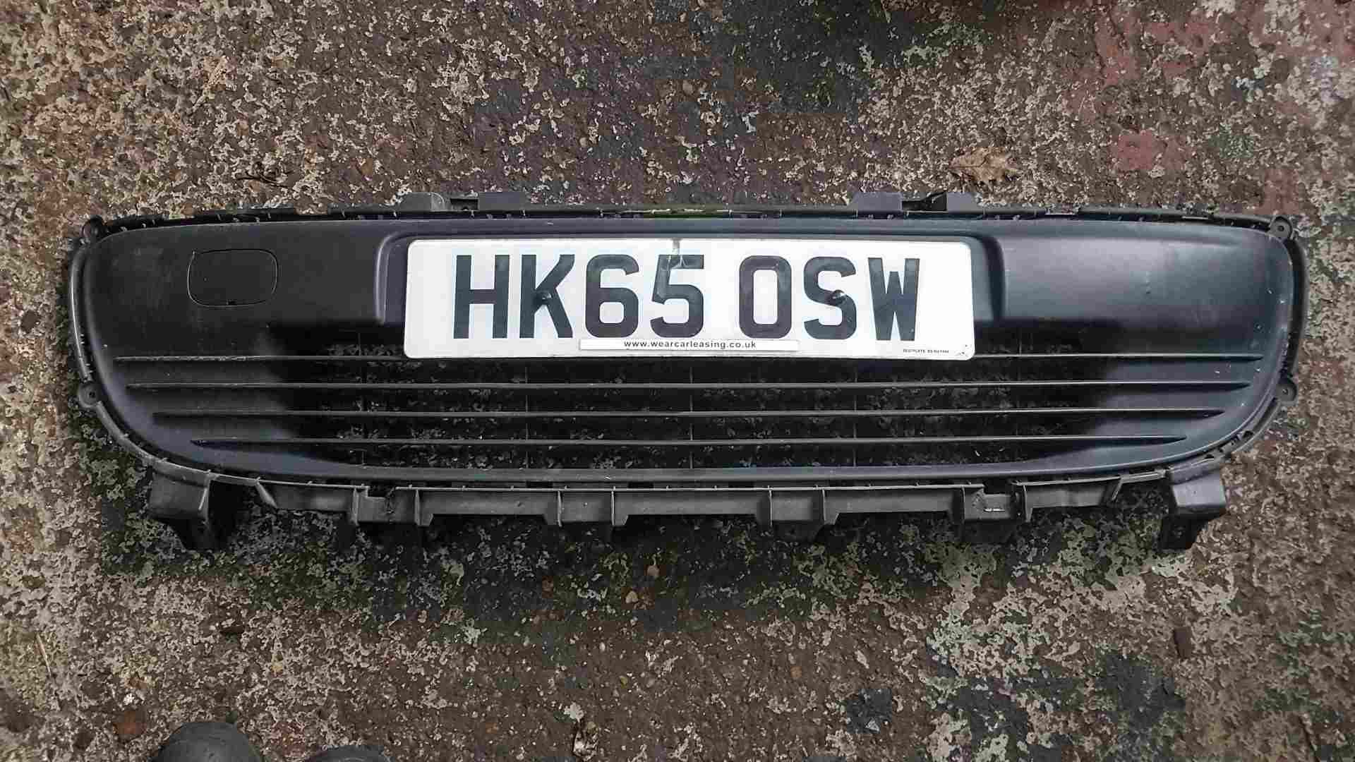 Thumb 2 Renault Twingo 2014-2017 1.0 SCE Front Lower Bottom Grill Grille  622541335R