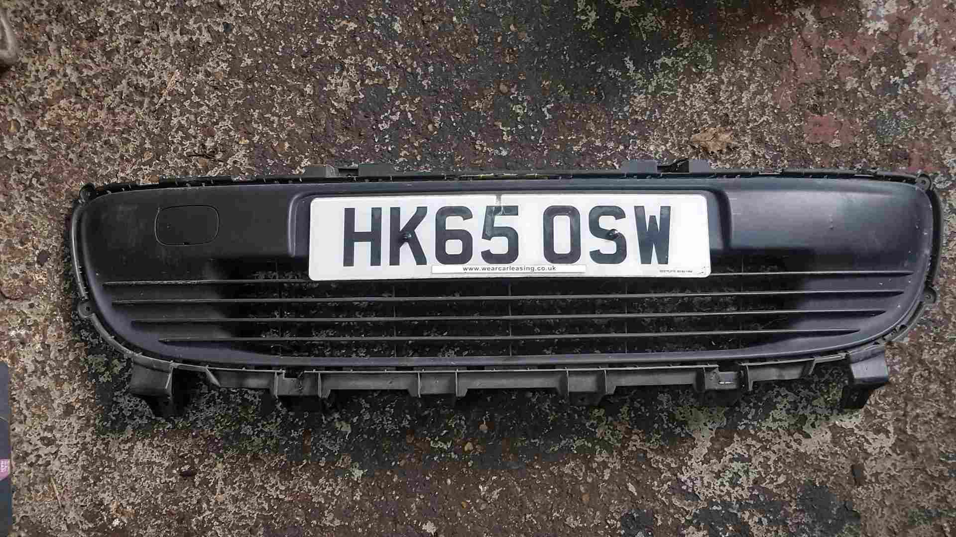 Renault Twingo 2014-2017 1.0 SCE Front Lower Bottom Grill Grille  622541335R