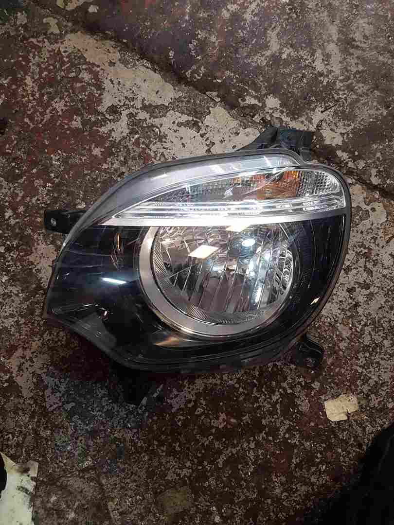 Thumb 2 Renault Twingo 2014-2017 1.0 SCE Passenger NSF Front Headlight 260607810R