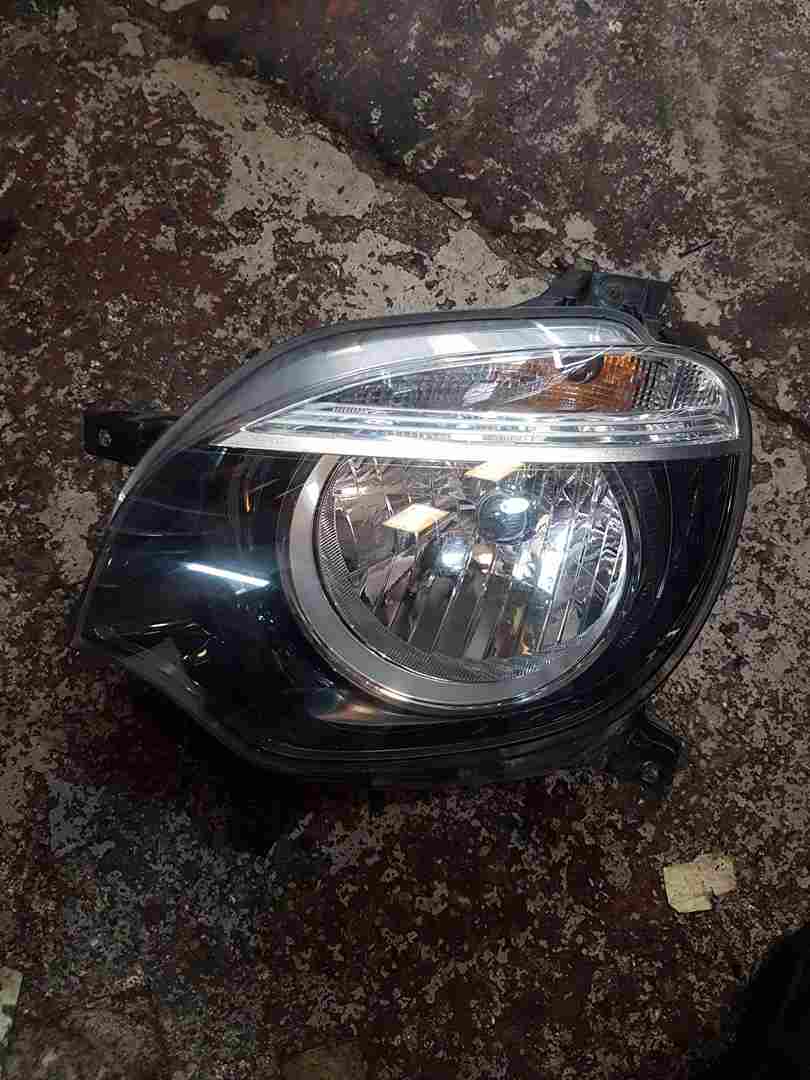 Thumb 3 Renault Twingo 2014-2017 1.0 SCE Passenger NSF Front Headlight 260607810R