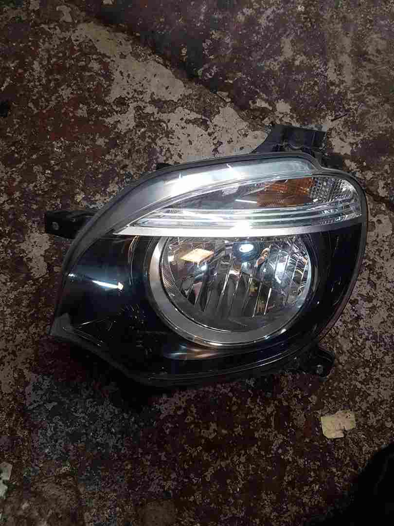 Thumb 5 Renault Twingo 2014-2017 1.0 SCE Passenger NSF Front Headlight 260607810R