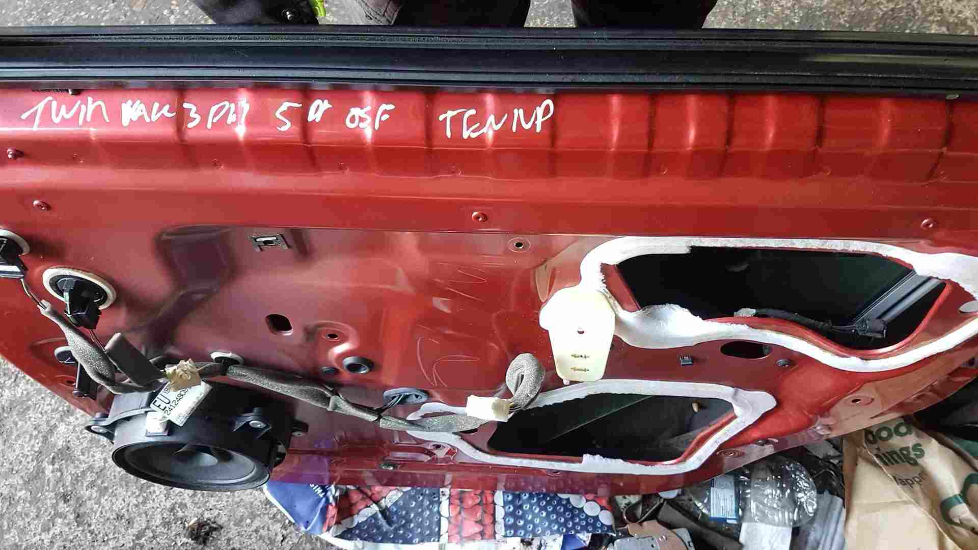 Thumb 3 Renault Twingo 2014-2017 Driver OSF Front Door Flame RED Tennp