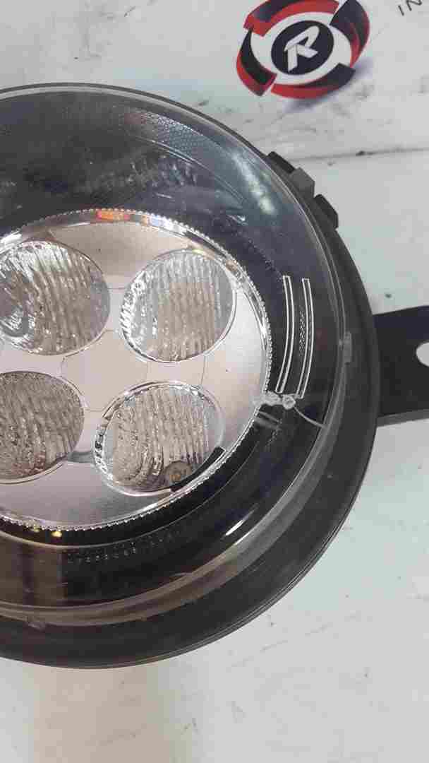 Thumb 3 Renault Twingo 2014-2017 Drivers OSF Front FOG Light Slight Crack 266007904R
