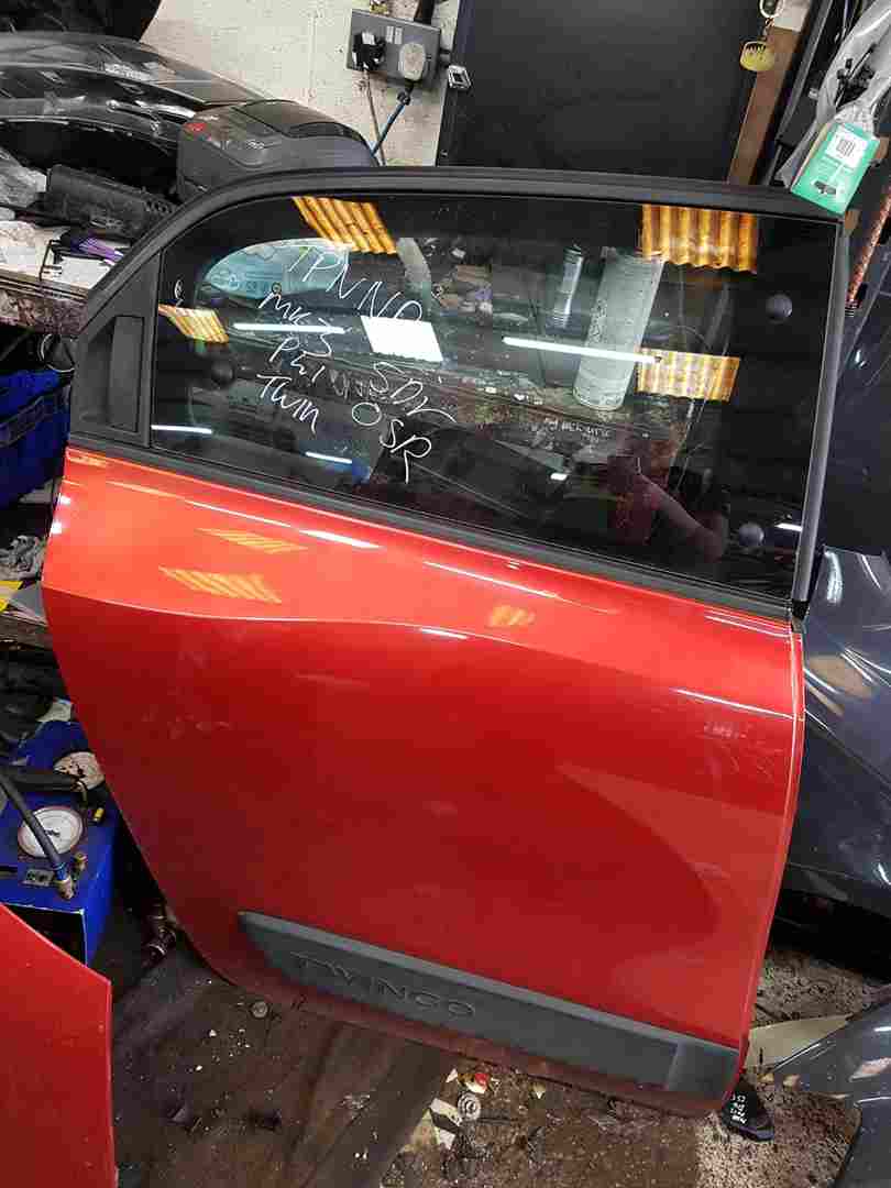 Renault Twingo 2014-2017 Drivers OSR Rear Door RED Tennp