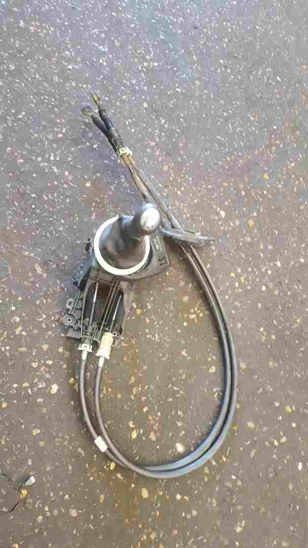 Renault Twingo 2014-2017 Gearstick Mechanism + Cables 5 Speed 341044950R Split 