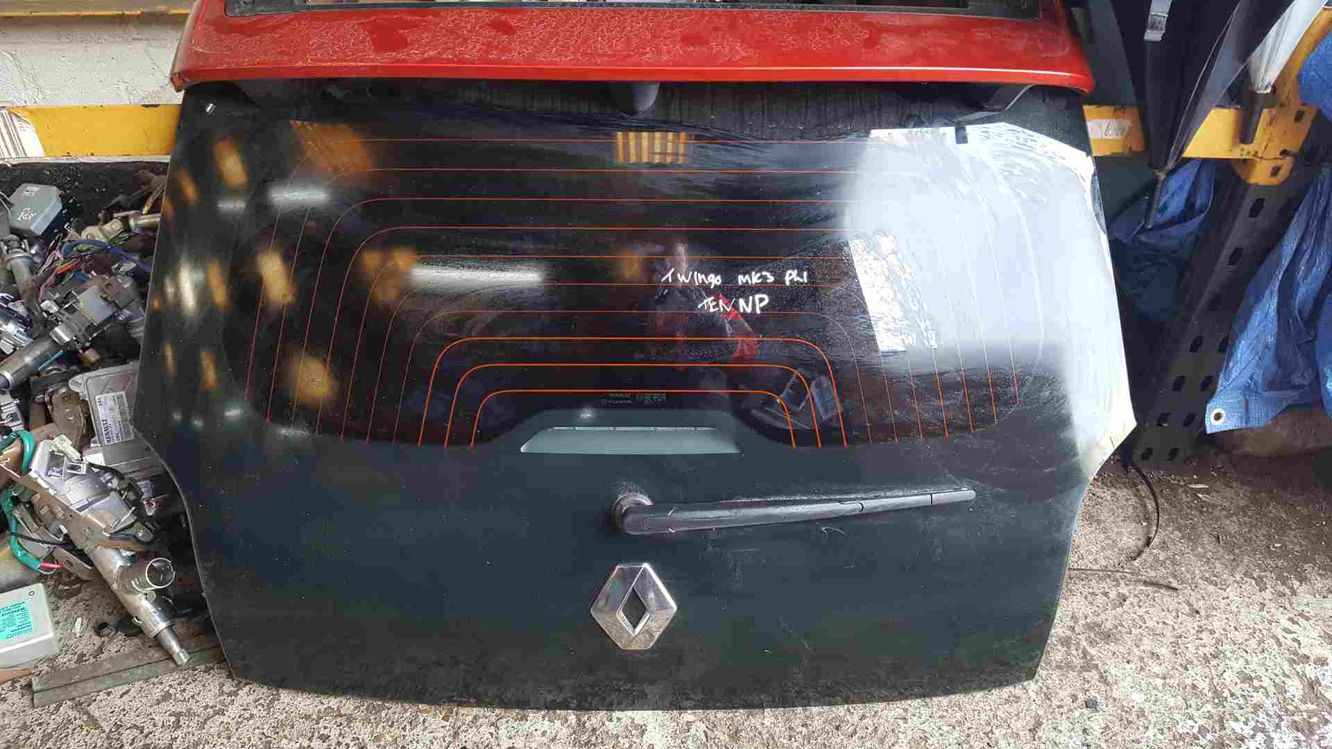 Thumb 3 Renault Twingo 2014-2017 Rear Tailgate Glass RED Spoiler Tennp