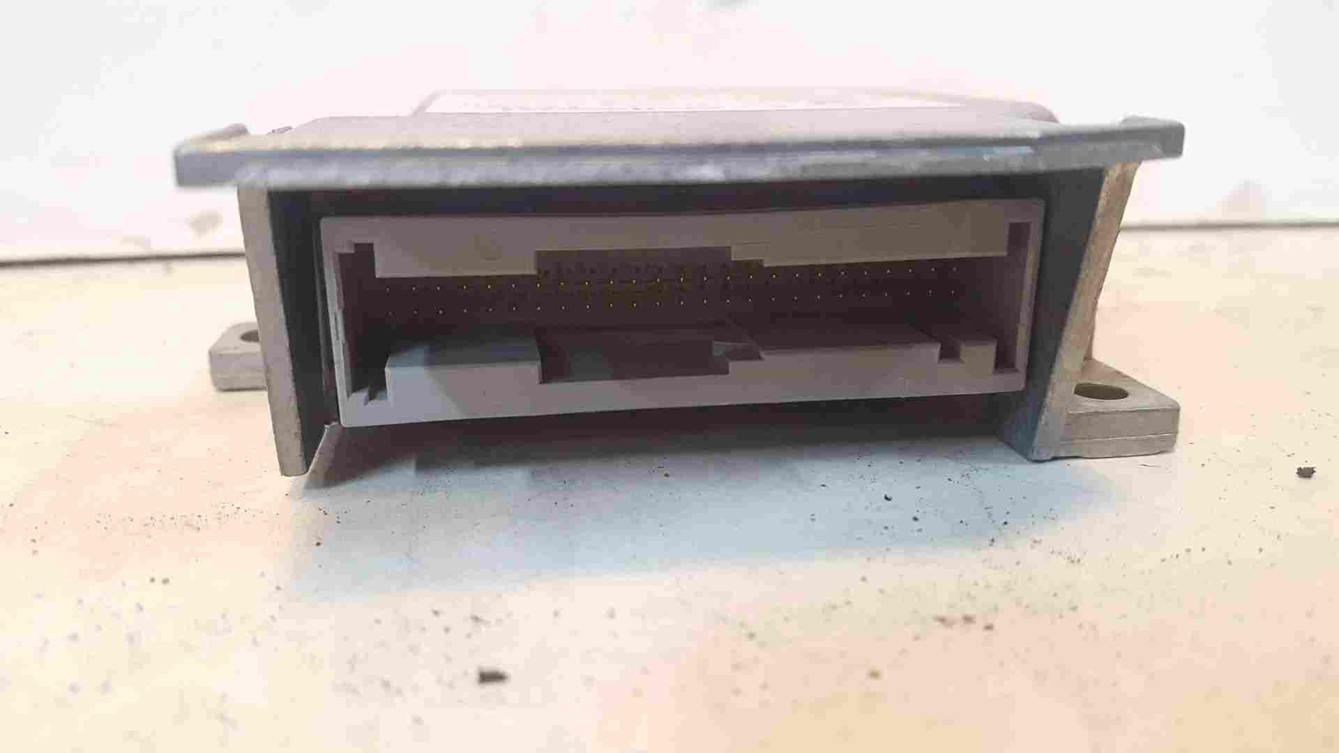Thumb 3 Renault Twingo MK2 2011-2014 Airbag Module Computer 8201236030