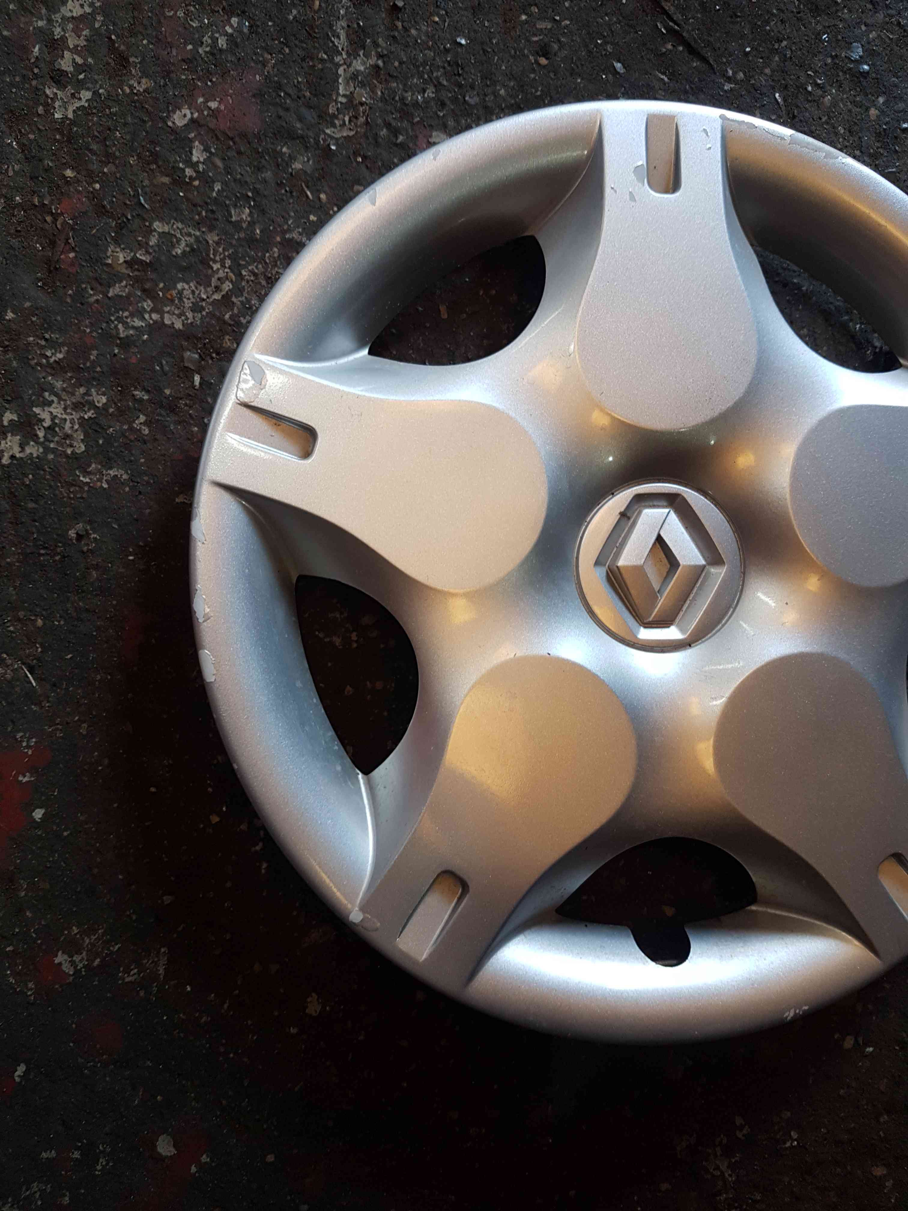 Thumb 2 Renault Twingo MK2 2011-2014 Steel Wheel HUB Cap Trim Cover 8200463064
