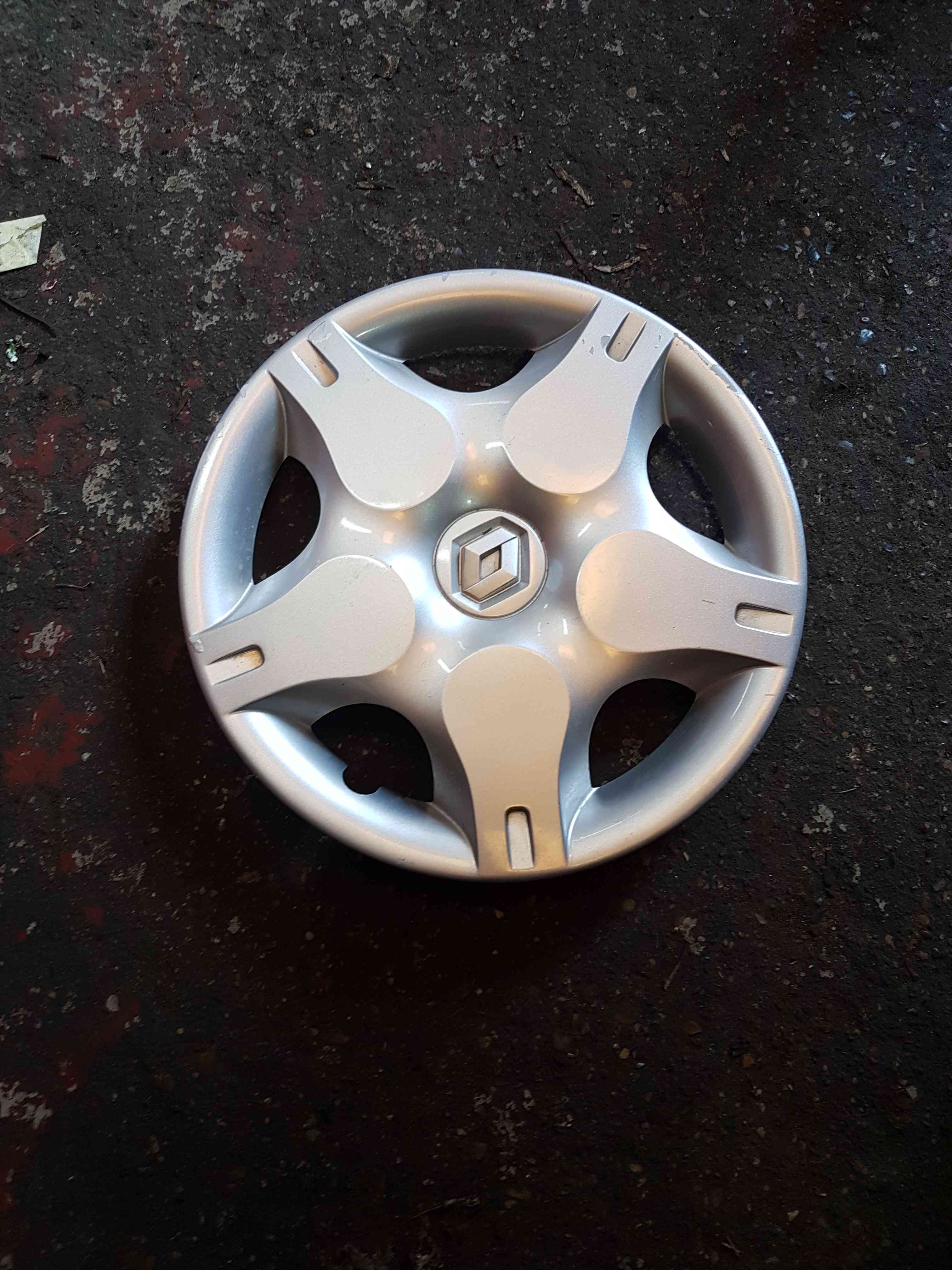 Thumb 11 Renault Twingo MK2 2011-2014 Steel Wheel HUB Cap Trim Cover 8200463064