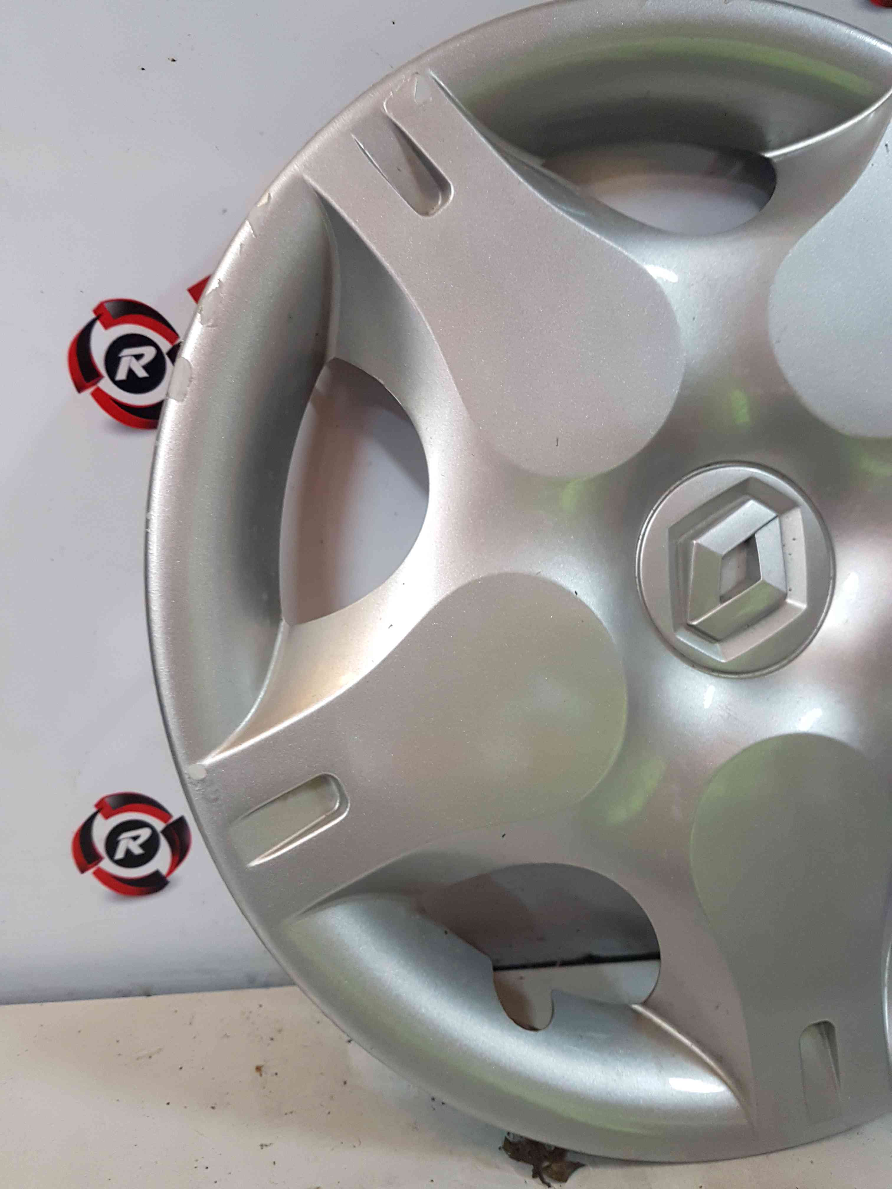 Thumb 3 Renault Twingo MK2 2011-2014 Steel Wheel HUB Cap Trim Cover 8200463064