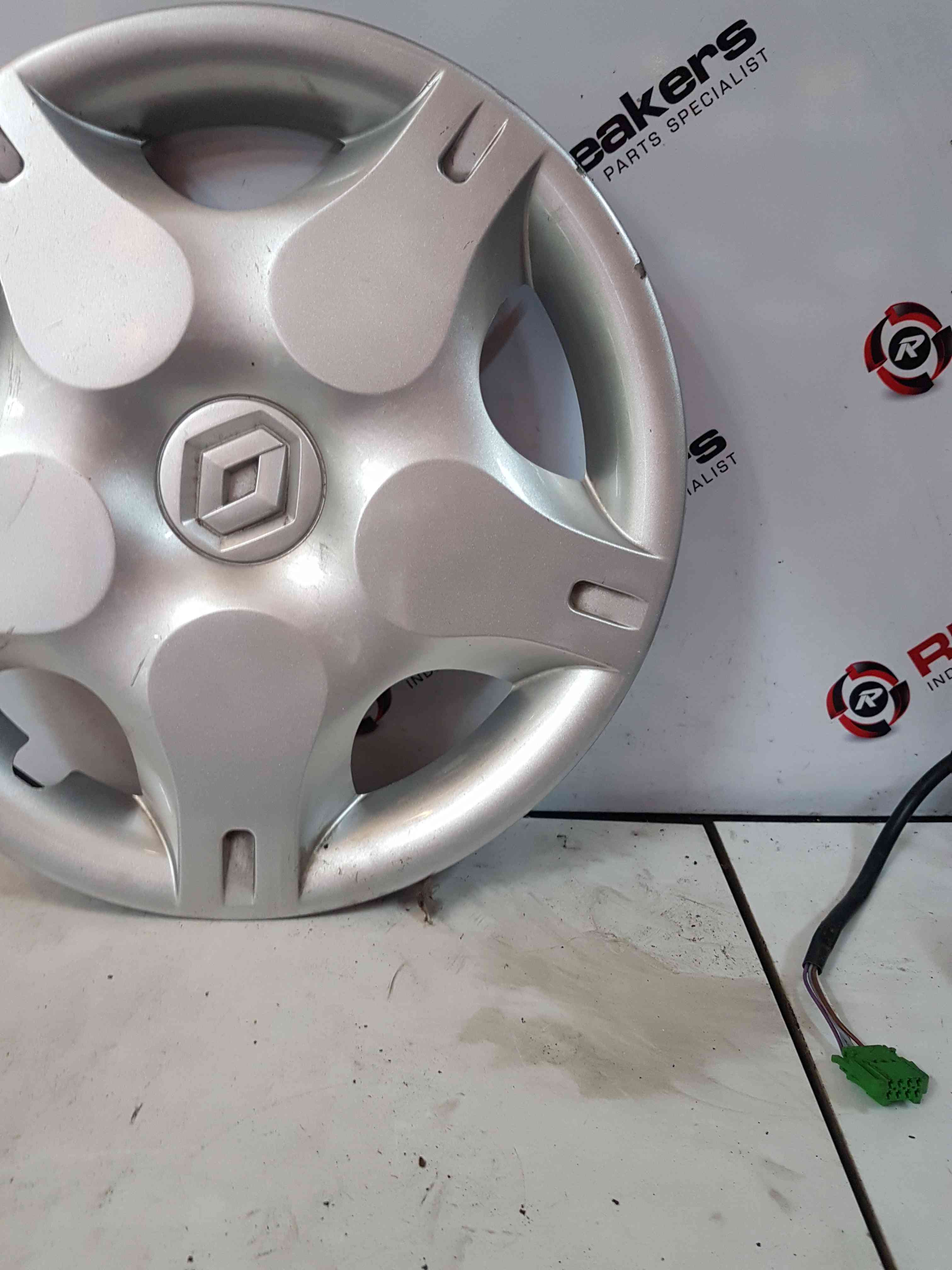 Thumb 5 Renault Twingo MK2 2011-2014 Steel Wheel HUB Cap Trim Cover 8200463064