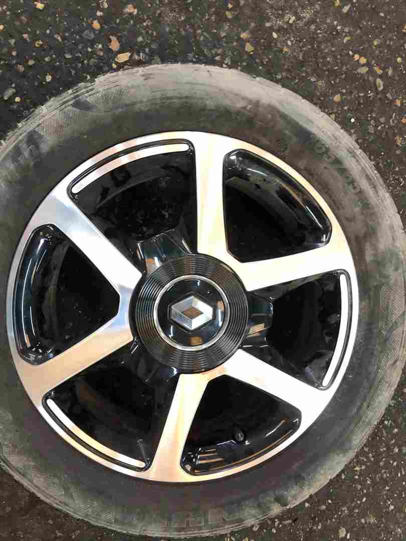 Thumb 4 Renault Twingo MK3 2014-2017 Alloy Wheel 15 Inch 403000684R 165 65 15 5mm 4/5