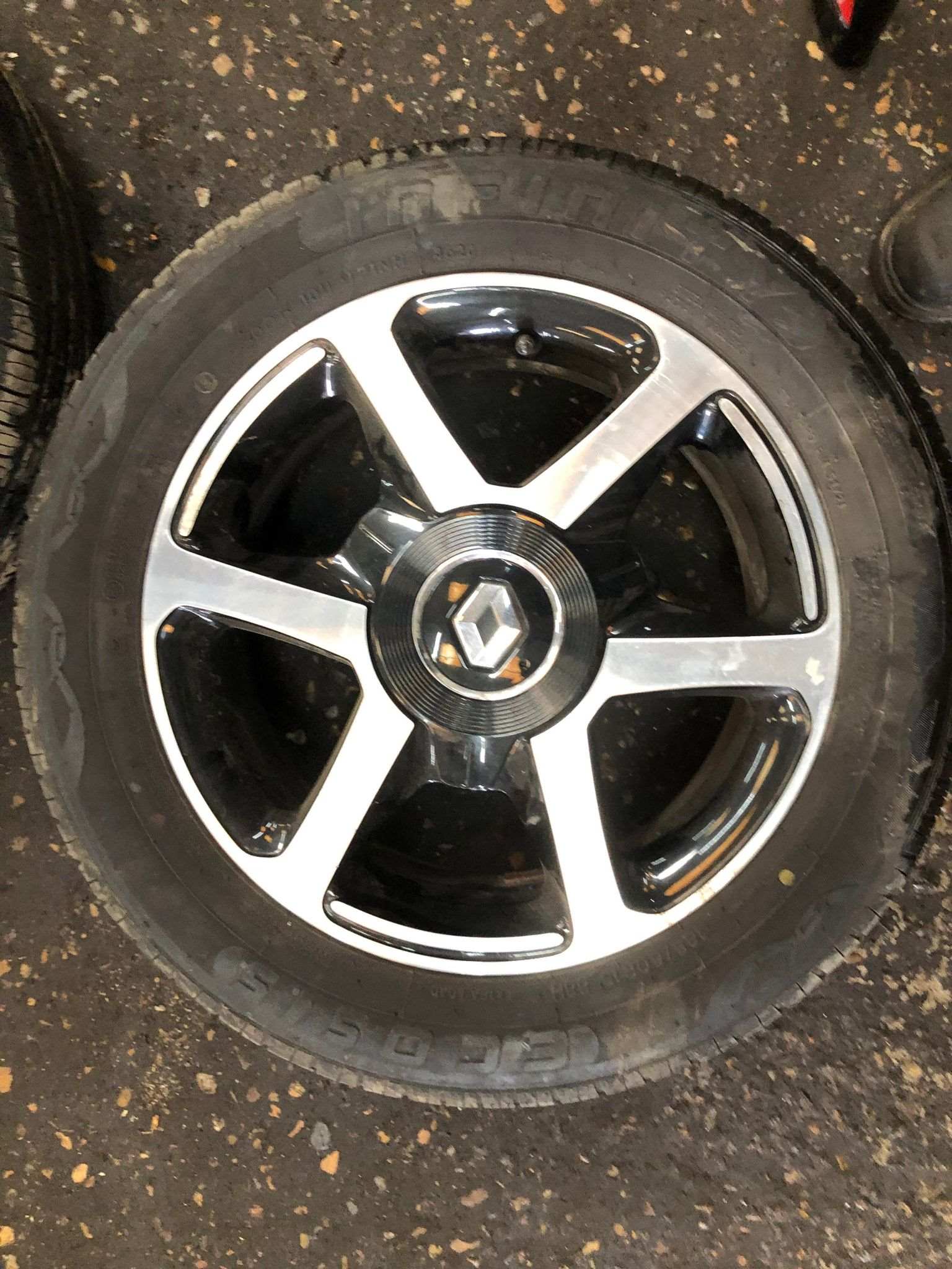 Renault Twingo MK3 2014-2017 Alloy Wheel 15 Inch 403000684R 165 65 15 5mm 4/5