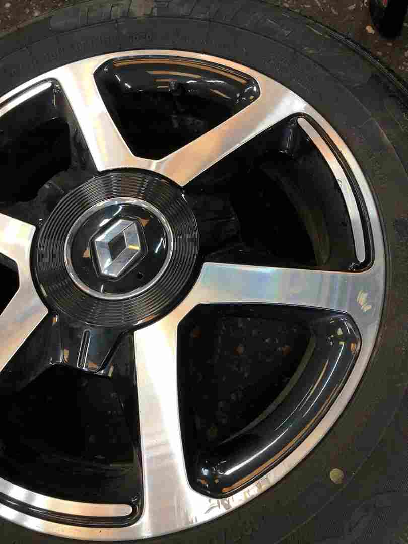 Thumb 2 Renault Twingo MK3 2014-2017 Alloy Wheel 15 Inch 403000684R 165 65 15 5mm 4/5