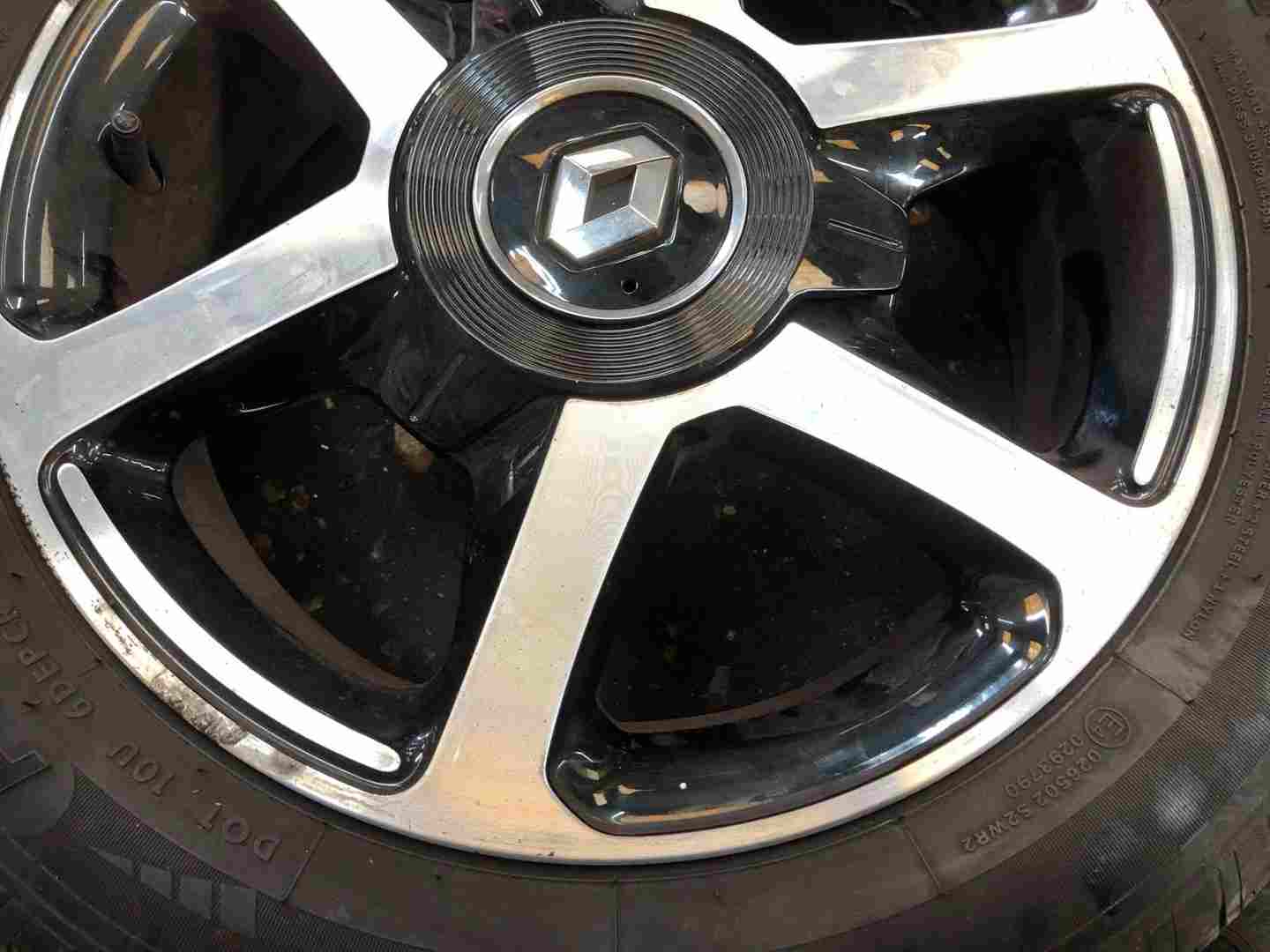 Thumb 2 Renault Twingo MK3 2014-2017 Alloy Wheel 15 Inch 403000684R 165 65 15 7mm 3/5