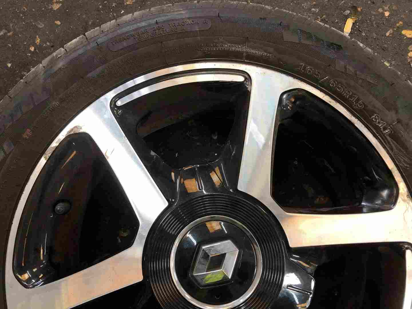 Thumb 3 Renault Twingo MK3 2014-2017 Alloy Wheel 15 Inch 403000684R 165 65 15 7mm 3/5