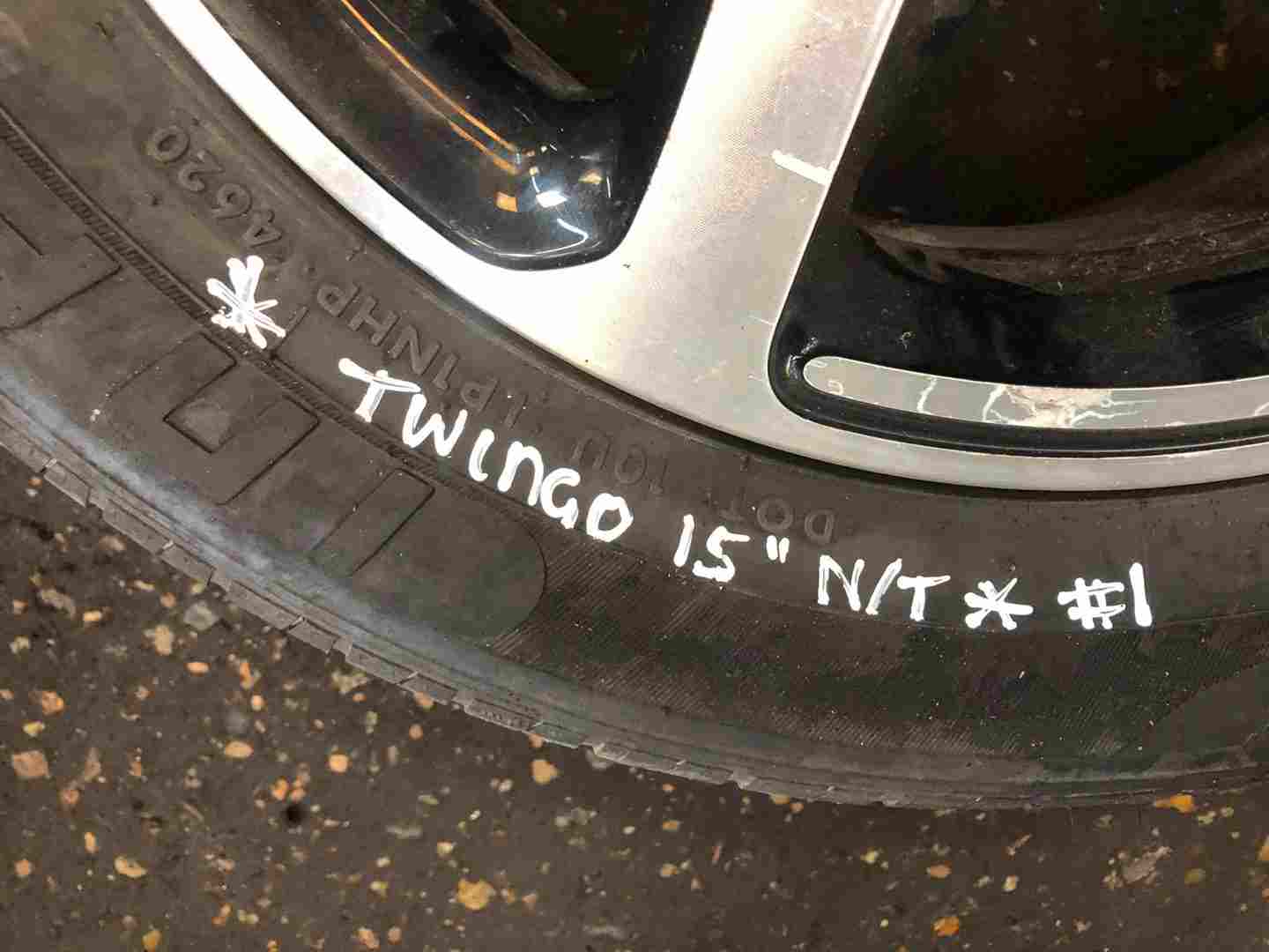 Thumb 5 Renault Twingo MK3 2014-2017 Alloy Wheel 15 Inch 403000684R No Tyre 3/5