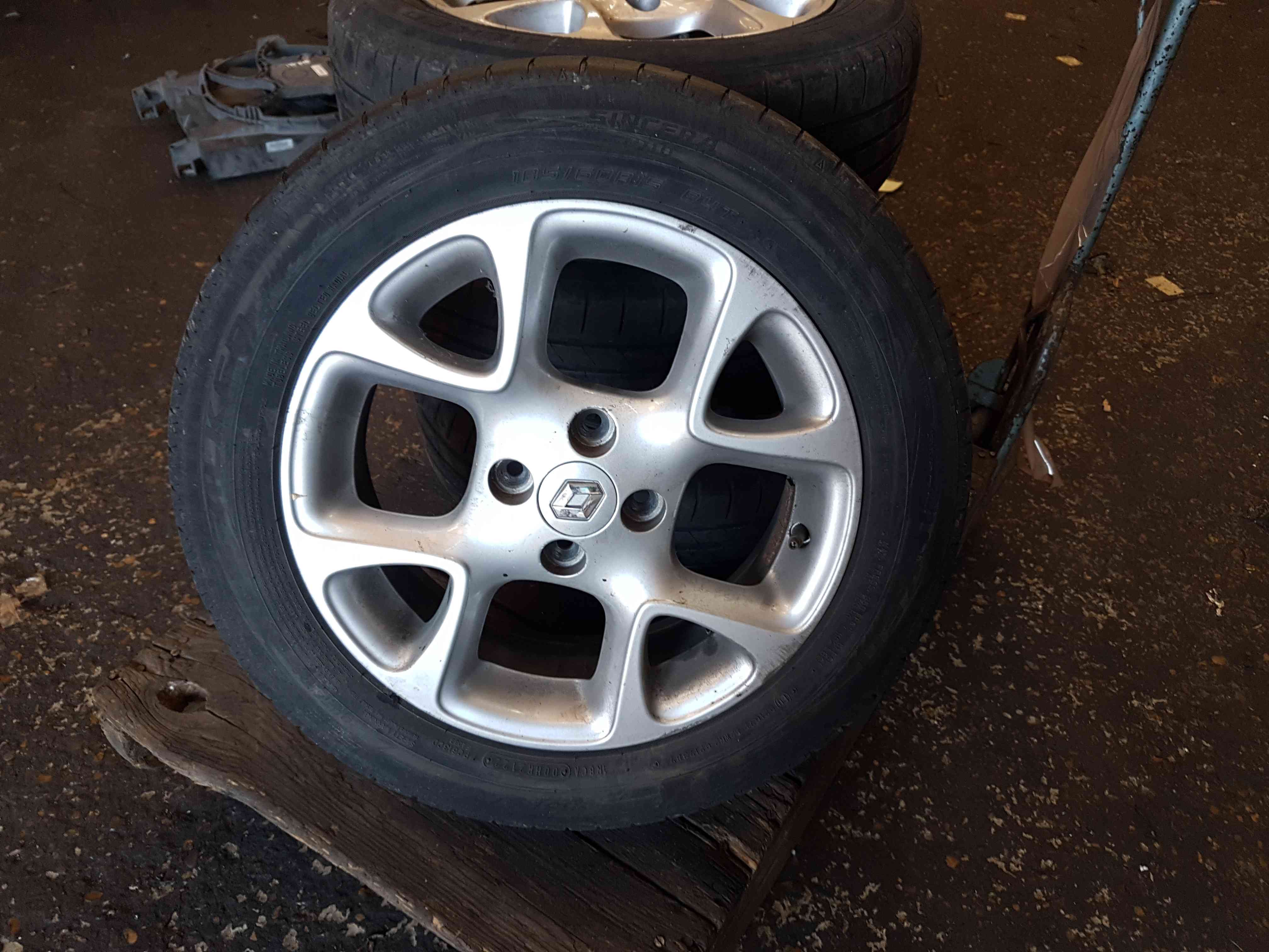 Renault Twingo MK3 2014-2017 Alloy Wheel X1 185 60 15 5mm 4/5