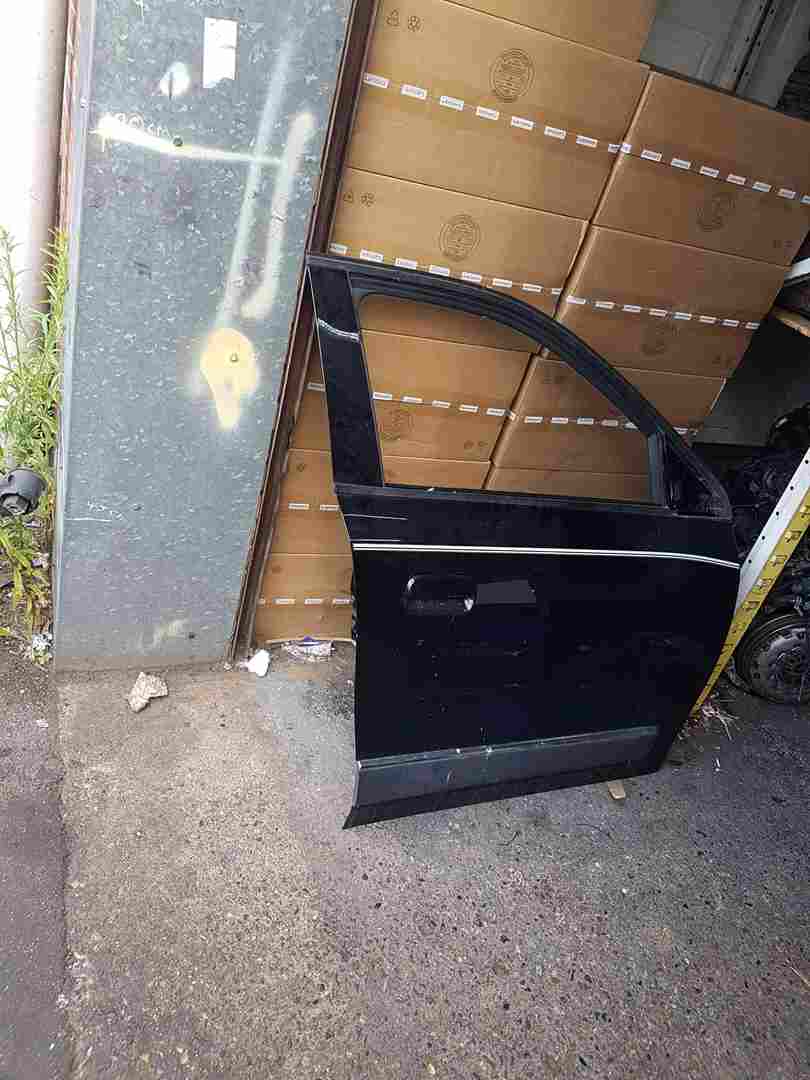 Thumb 2 Renault Twingo MK3 2014-2017 Drivers OSF Front Door Black Tegne 5Dr