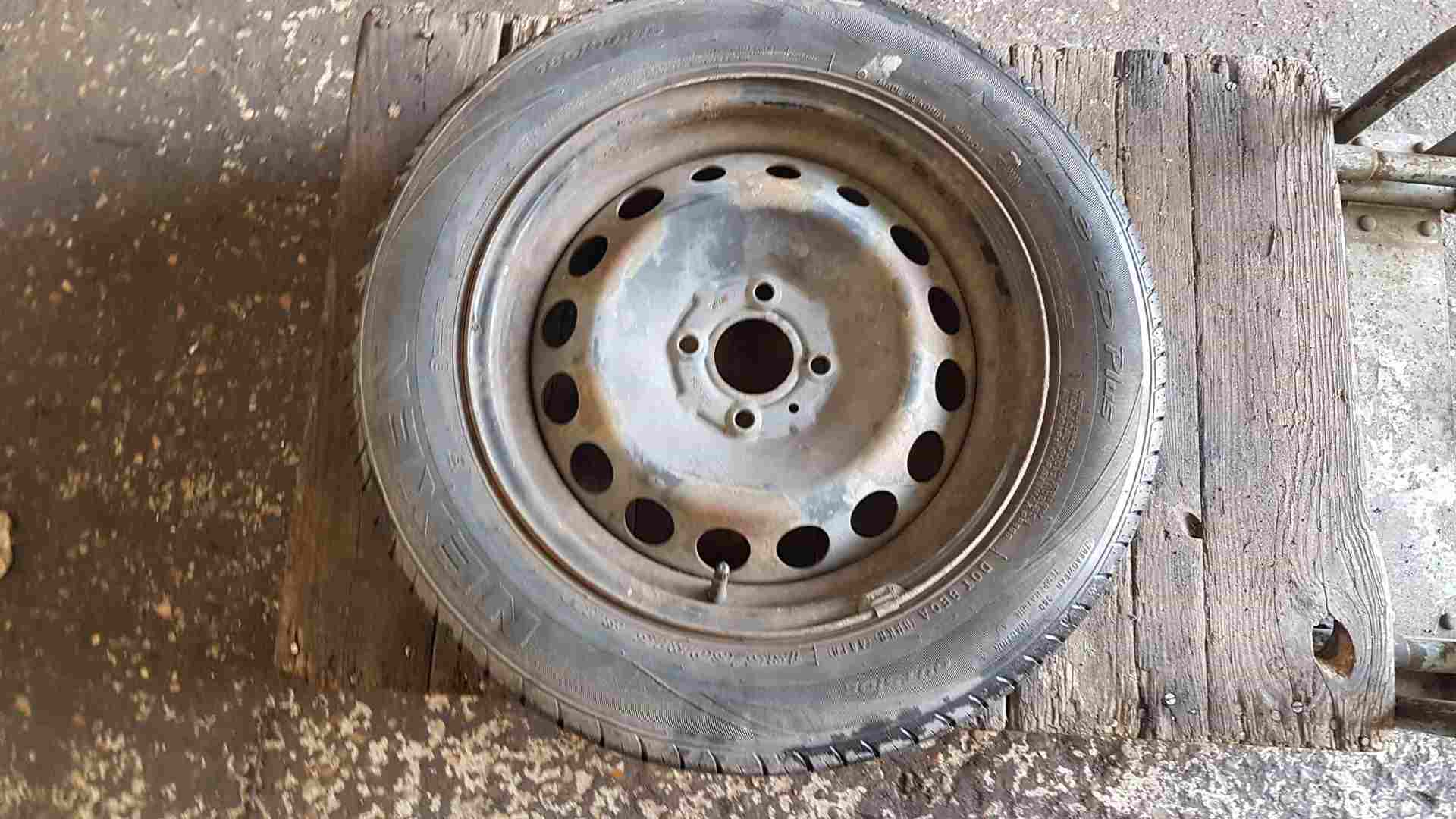Renault Twingo MK3 2014-2017 Steel Wheel RIM + Tyre 185 60 15 6Mm Tread 4/5