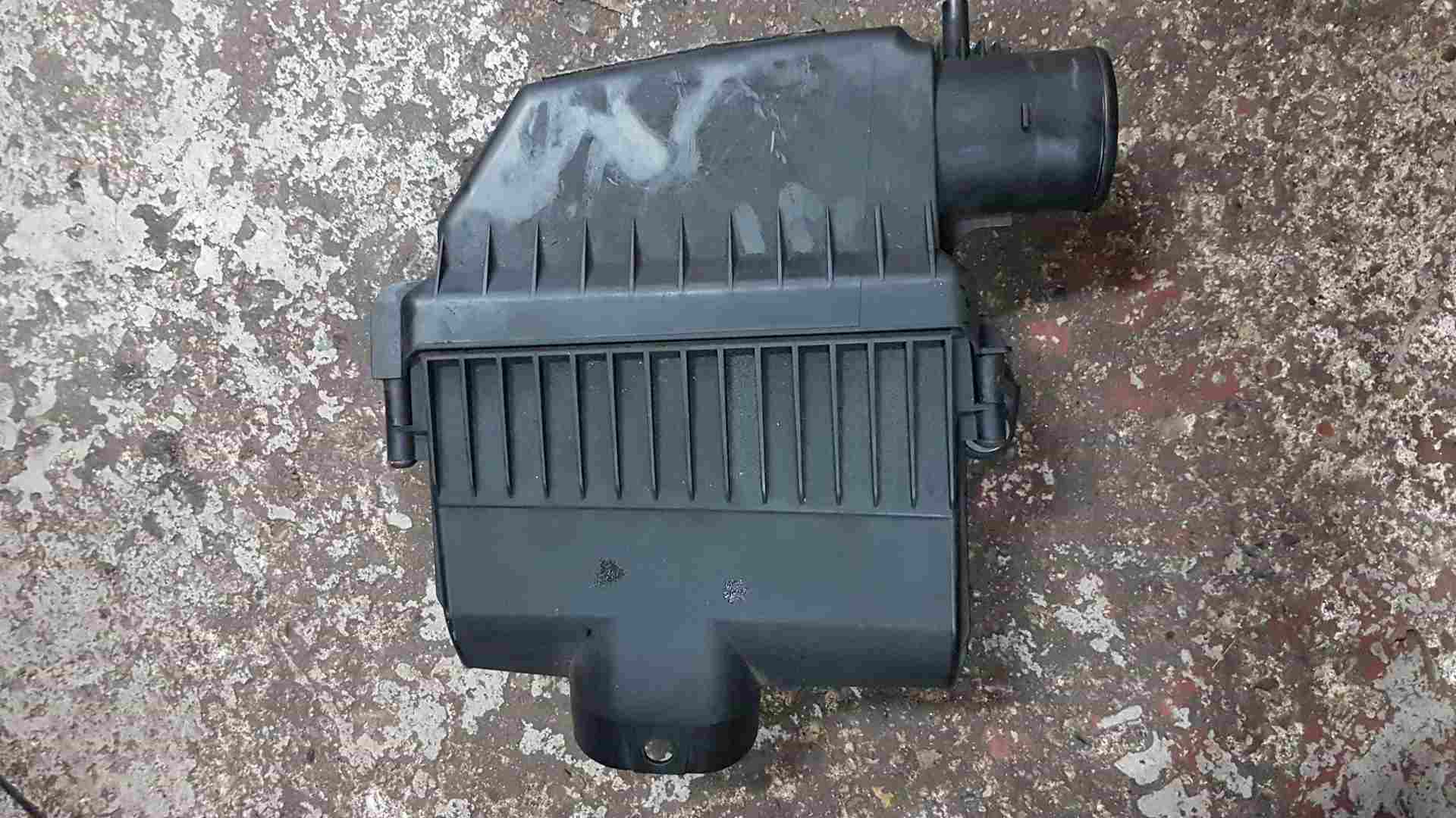 Thumb 2 Renault Wind 2010-2013 1.2 AIR Box Filter Housing 8200971507