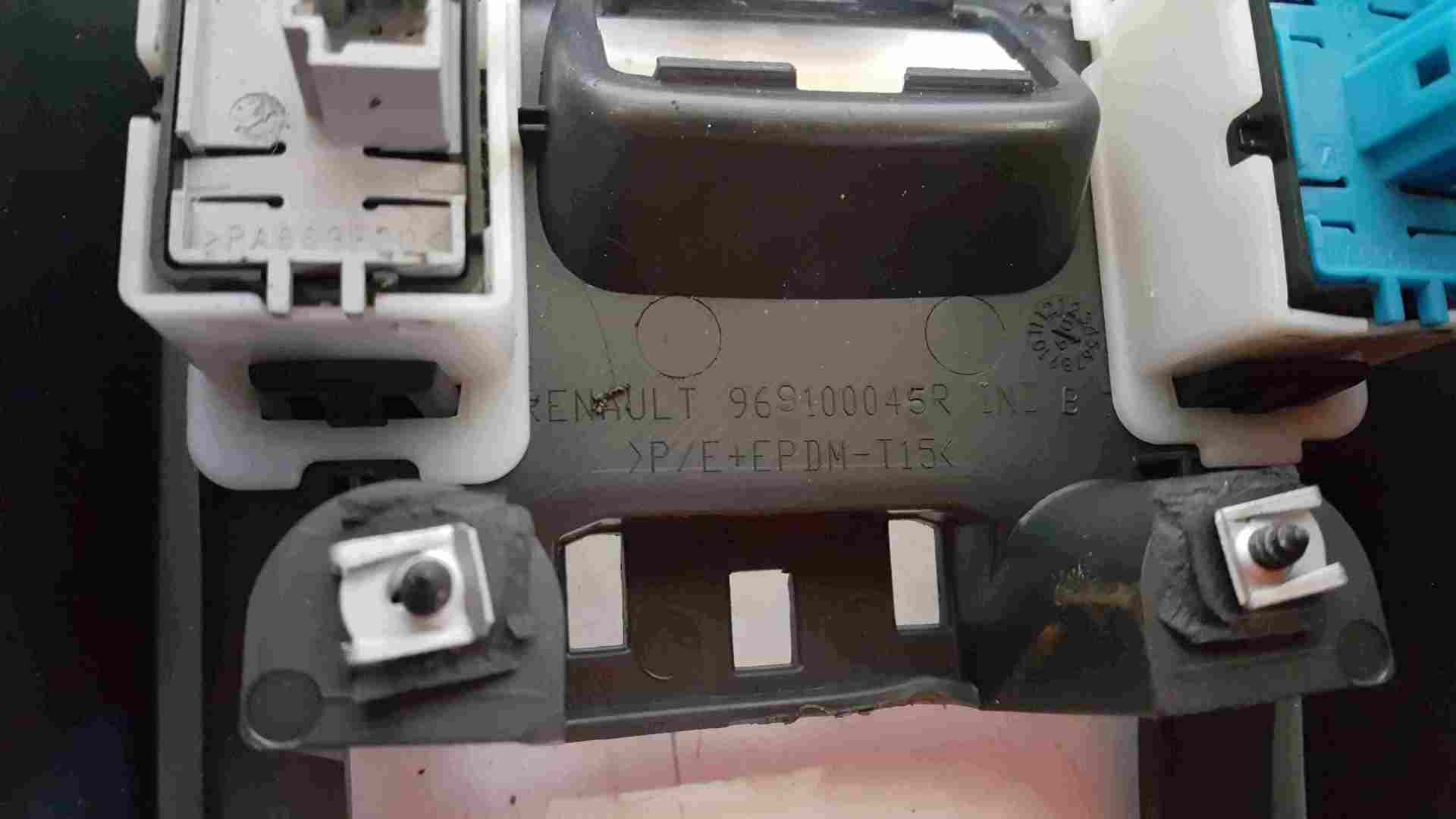 Thumb 3 Renault Wind 2010-2013 Centre Console Trim Plastic 969100045R