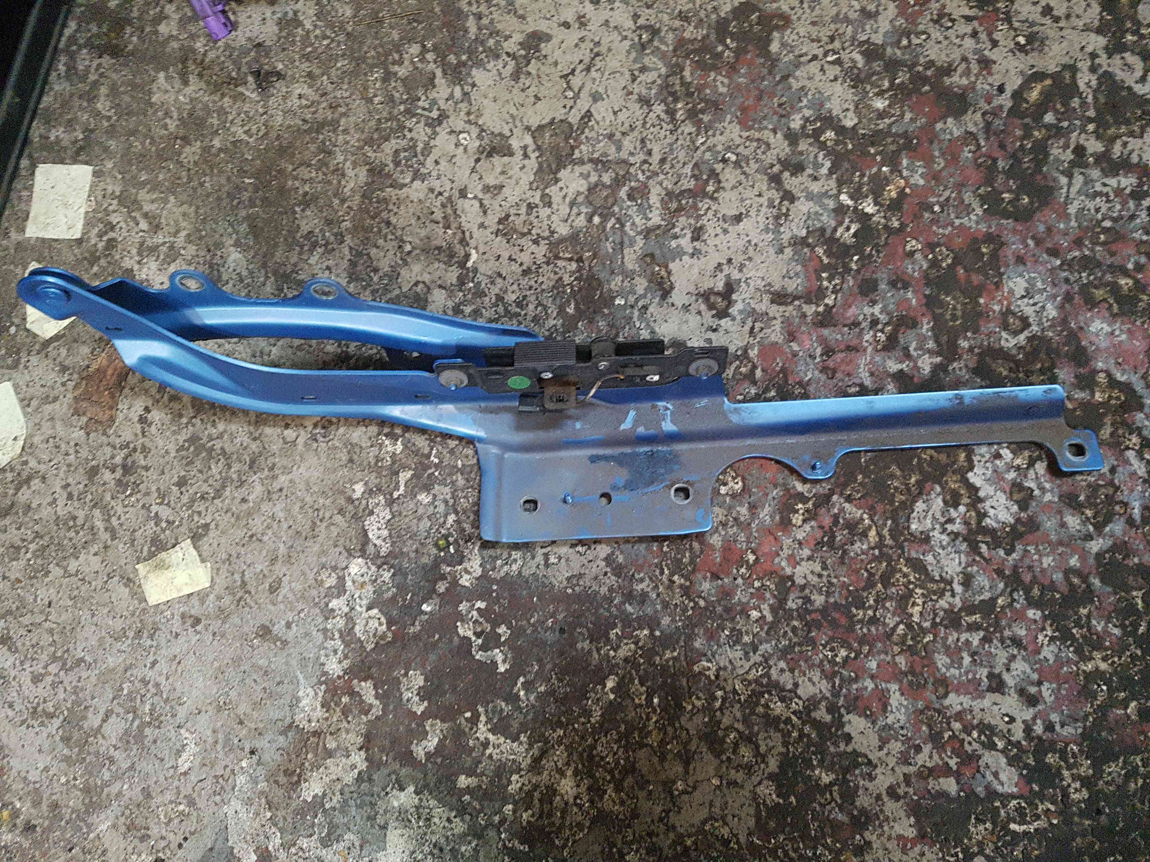 Thumb 2 Renault Wind 2010-2013 Drivers Os Roof Locking Bracket Hinge Blur Terpb