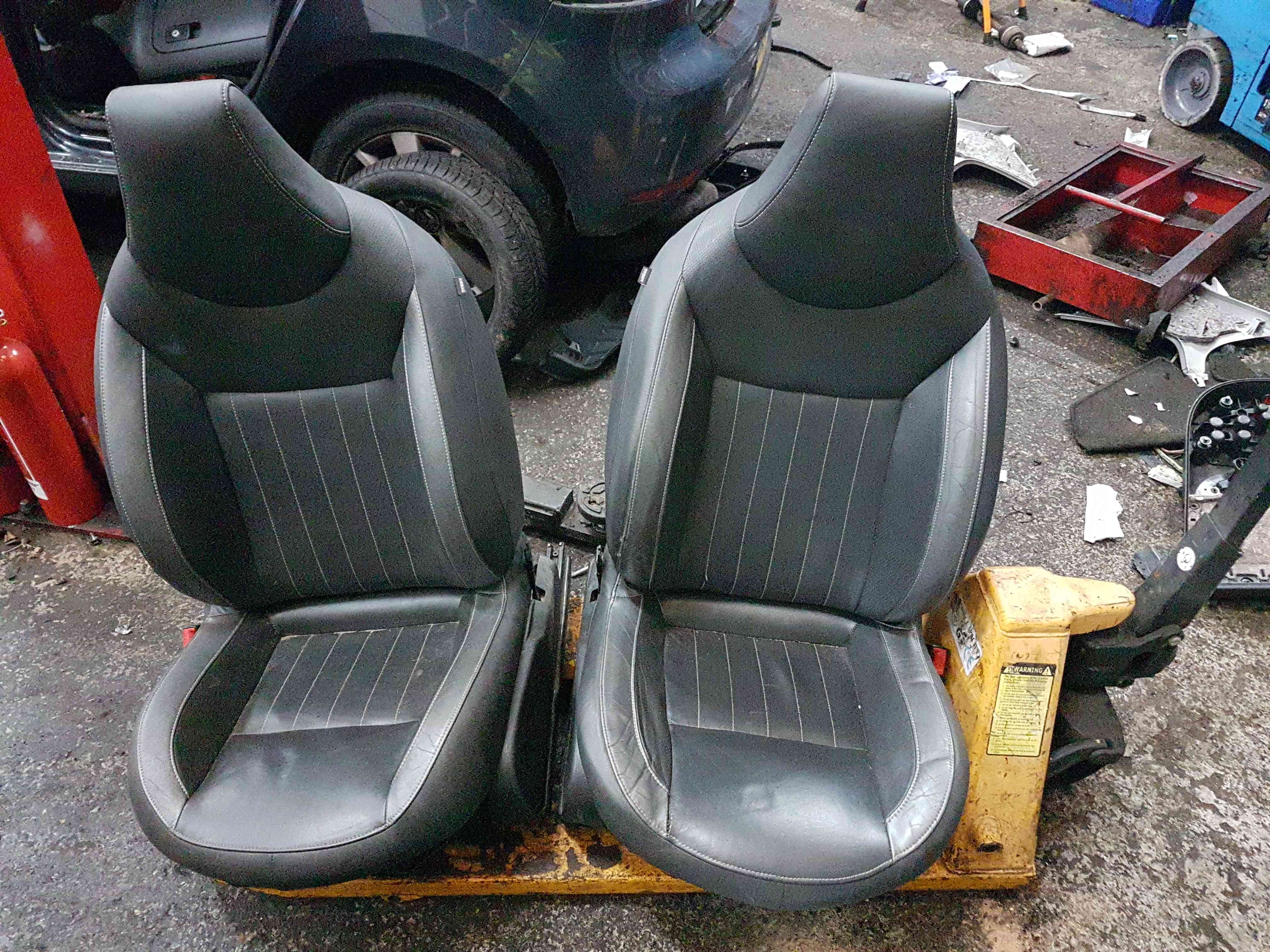 Thumb 4 Renault Wind 2010-2013 Drivers Passenger NSF Osf Front Seats Chair Leather 